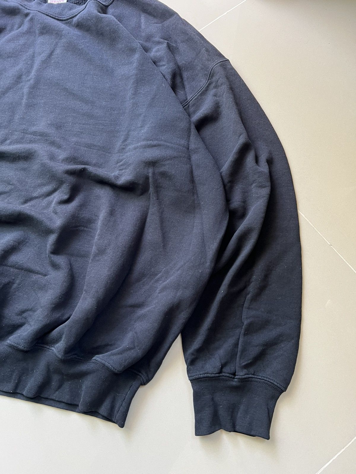 Gildan Vintage Faded Gilden Black Blank Crewneck Size US XL / EU 56 / 4 - 5 Thumbnail