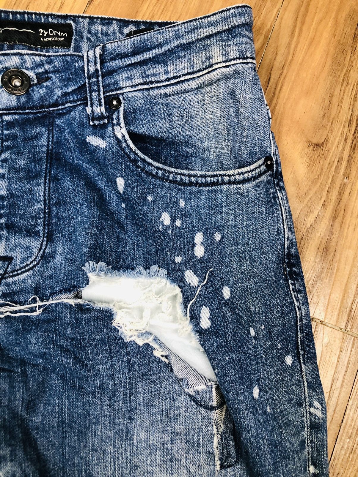 Other 2Y DNM Distress Jeans (33) Size US 29 - 6 Thumbnail