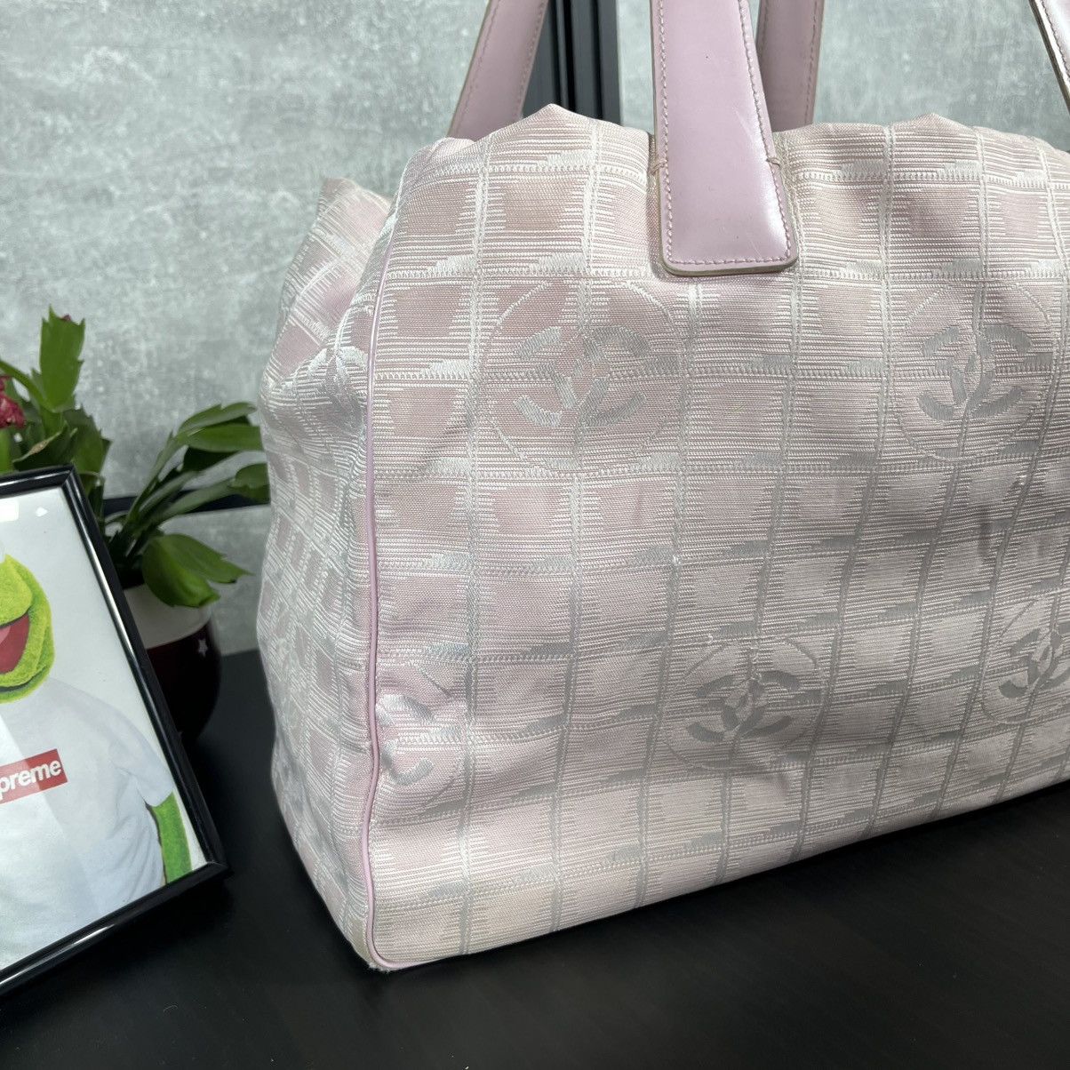 Chanel CHANEL ALIGNE PINK TRAVEL LINE NYLON TOTE BAG HAND BAG RARE Size ONE SIZE - 9 Thumbnail