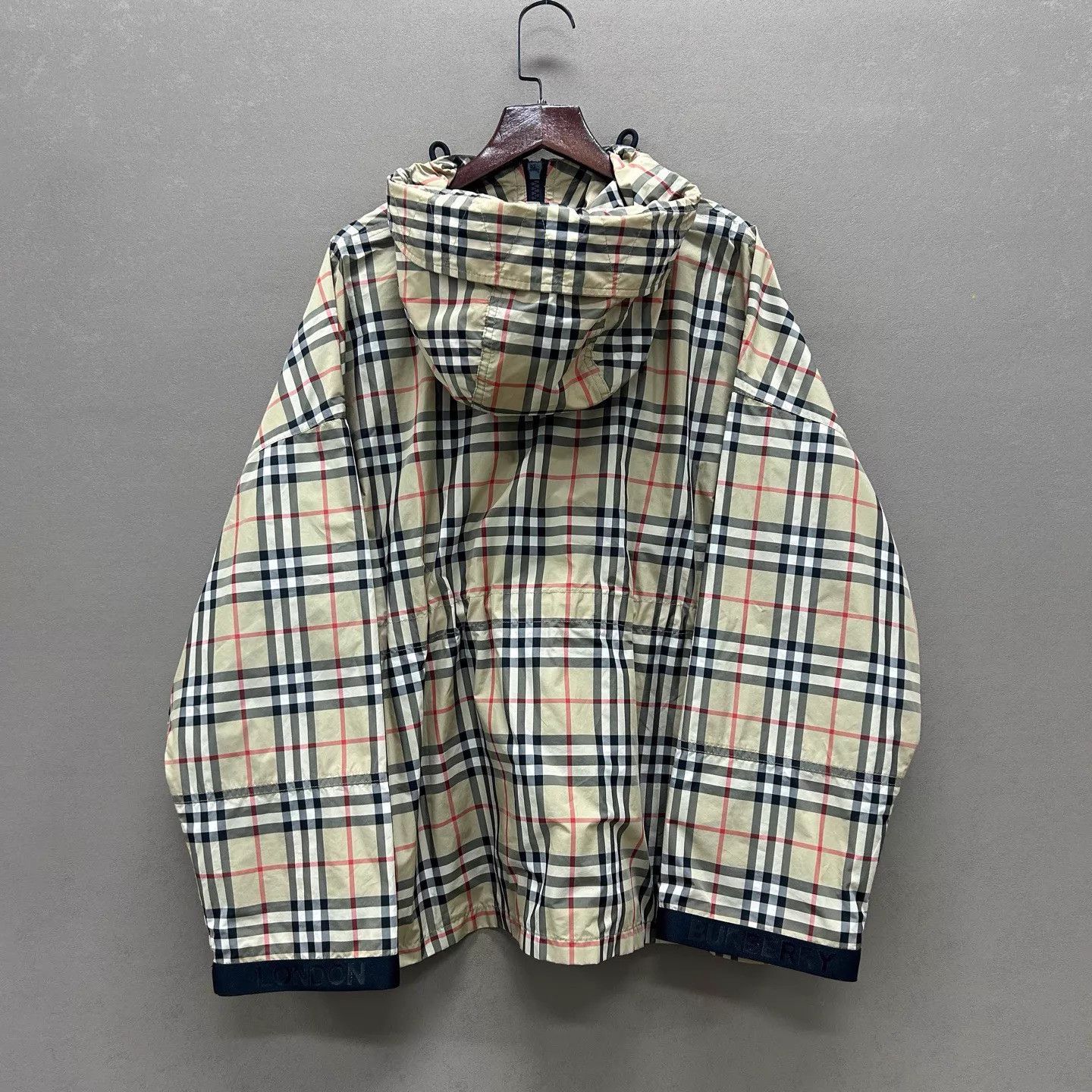 Burberry women's Burberry Classic Check Hooded Jacket 99 New Size 34 Size XXS / US 00 / IT 34 - 2 Thumbnail