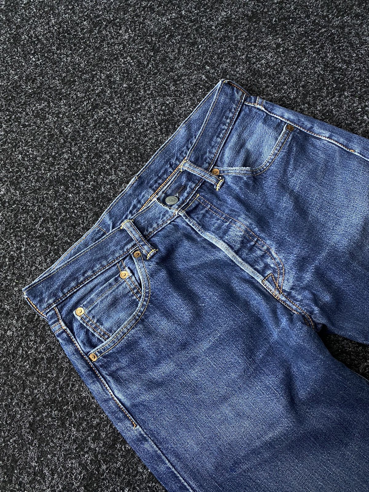 Levi's × Vintage Vintage Levi's 501 Distressed Jeans W30 size Size US 30 / EU 46 - 6 Thumbnail
