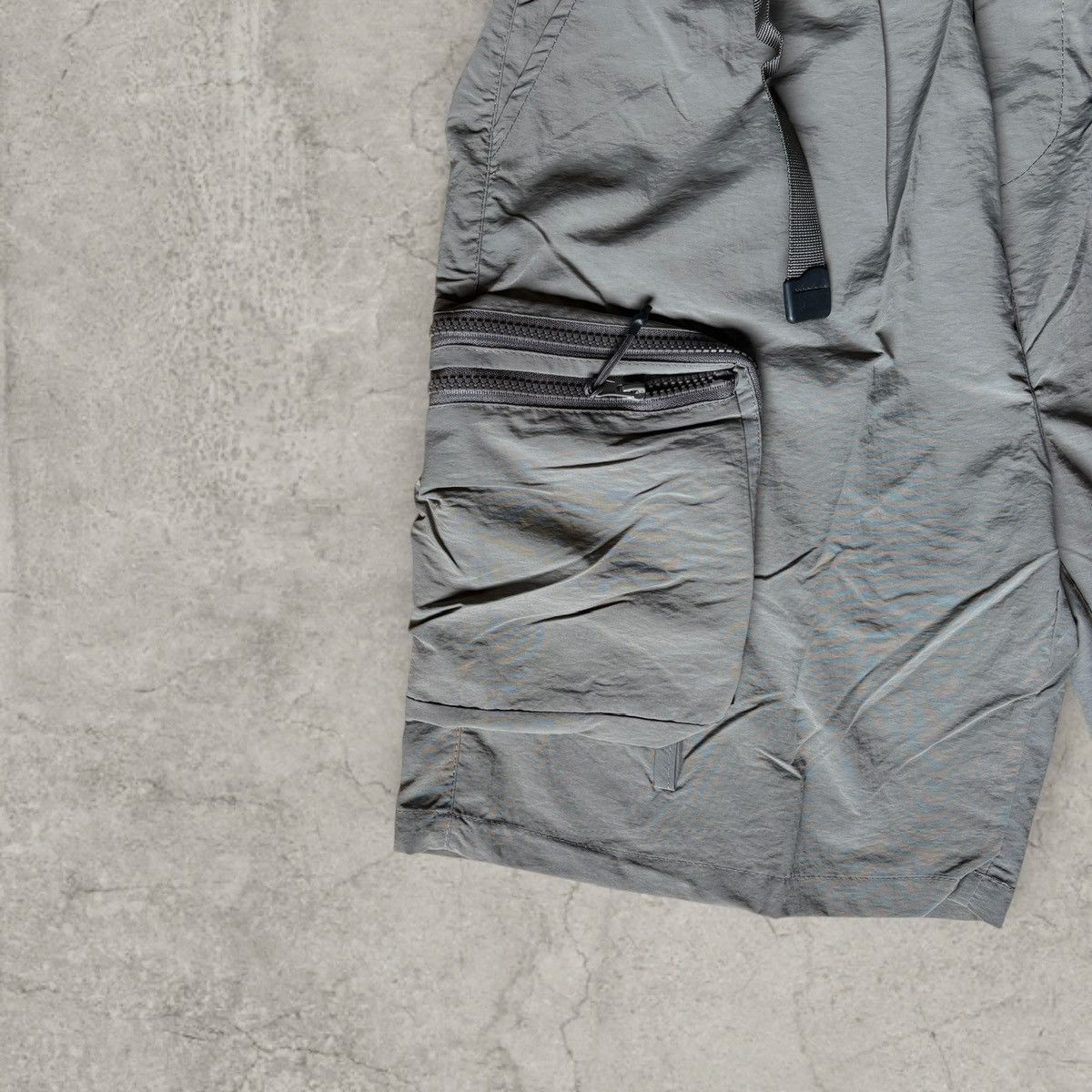 Japanese Brand Wide leg Japanese style utility shorts in grey khaki. Size M Size US 32 / EU 48 - 3 Thumbnail
