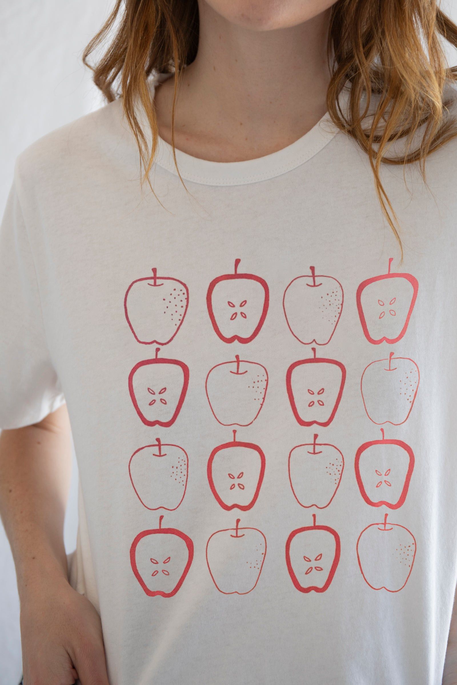 The Unbranded Brand Apple T-Shirt, Foodie Gift, Screen T Shirt, Gardening Gift Size L / US 10 / IT 46 - 2 Thumbnail