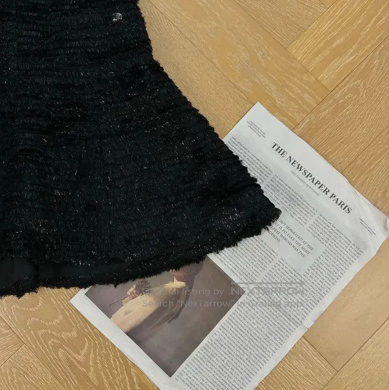 Chanel Chanel Black Women's Skirt in Size S . Size 23" - 6 Thumbnail