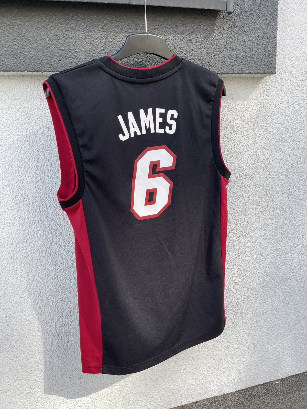 Adidas Adidas Miami #6 James LeBron basketball jersey black Size US S / EU 44-46 / 1 - 9 Thumbnail
