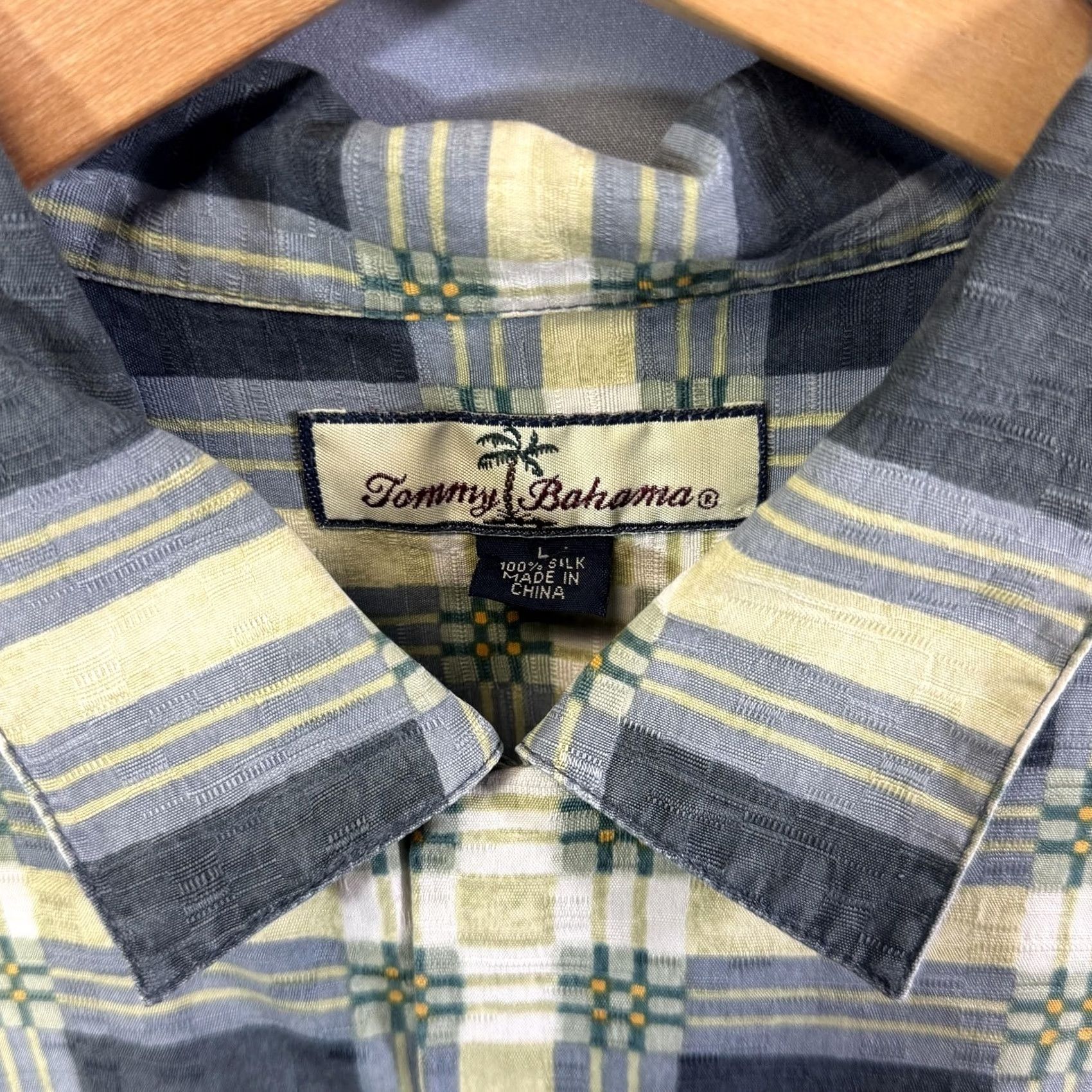 Tommy Bahama Tommy Bahama Shirt Mens XL Plaid Silk Button Up Pocket Casual Short Sleeve Size US L / EU 52-54 / 3 - 3 Thumbnail