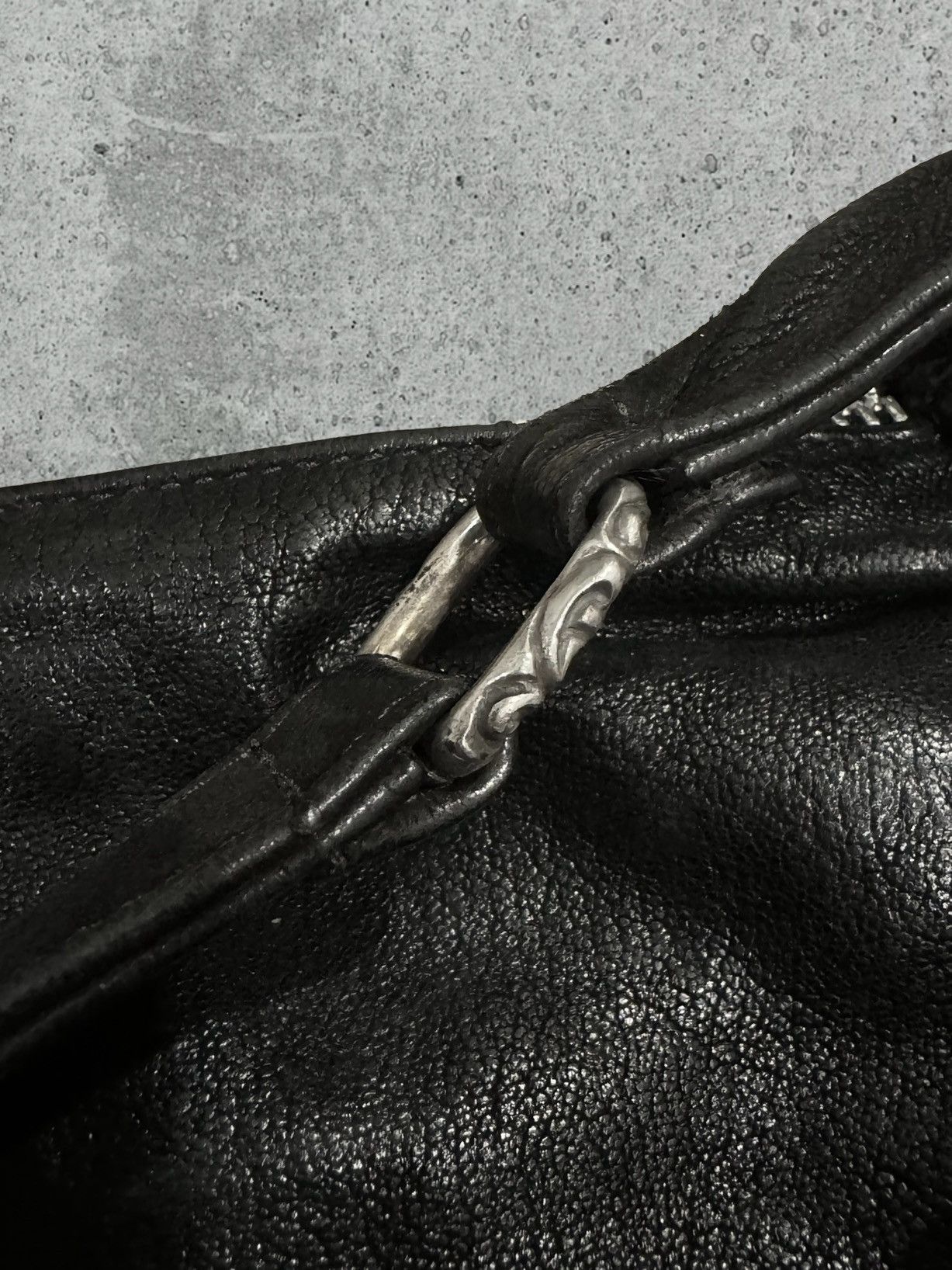 Chrome Hearts Chrome Hearts Fleur Gunslinger Cracked Leather Shoulder Bag Size ONE SIZE - 8 Thumbnail