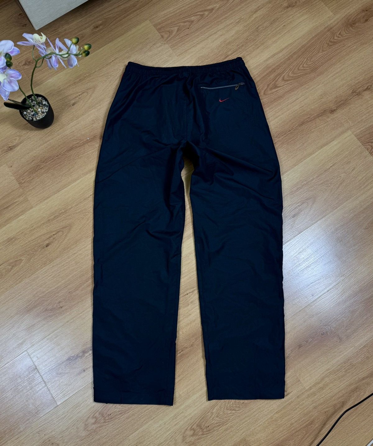Nike Vintage Nike Nylon Pants Swoosh Black 90s Streetwear XL Size US 32 / EU 48 - 19 Thumbnail