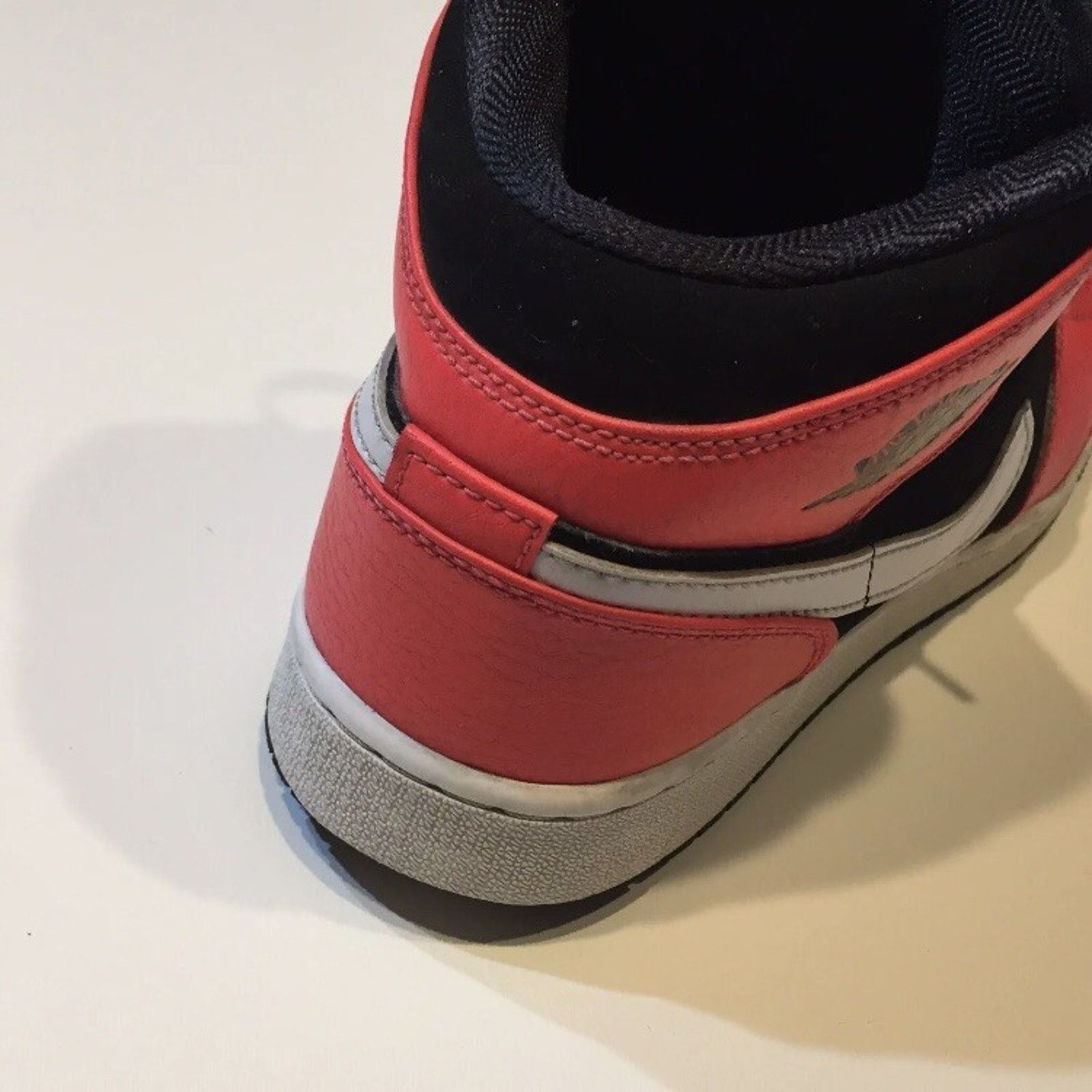 Nike Nike Air Jordan 1 Mid Infrared 23 Red Black 554725 061 GS Size US 7 / EU 40 - 10 Thumbnail