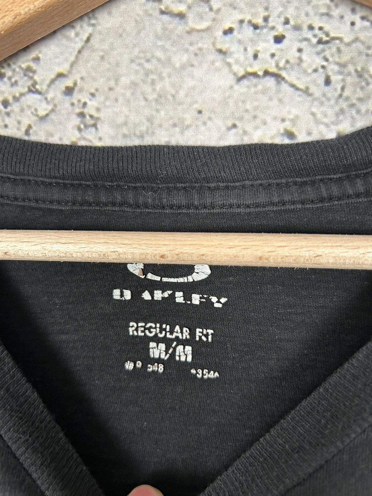 Oakley Vintage Oakley Gorpcore Graphic Tee Center Logo Hype Y2K Size US M / EU 48-50 / 2 - 4 Thumbnail