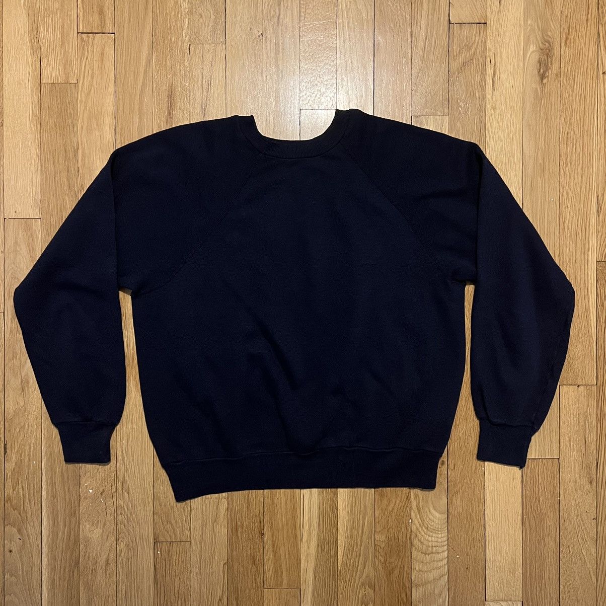 Vintage Vintage Blank Dark Blue Crewneck Sweater XL Made in USA Size US XL / EU 56 / 4 - 1 Thumbnail