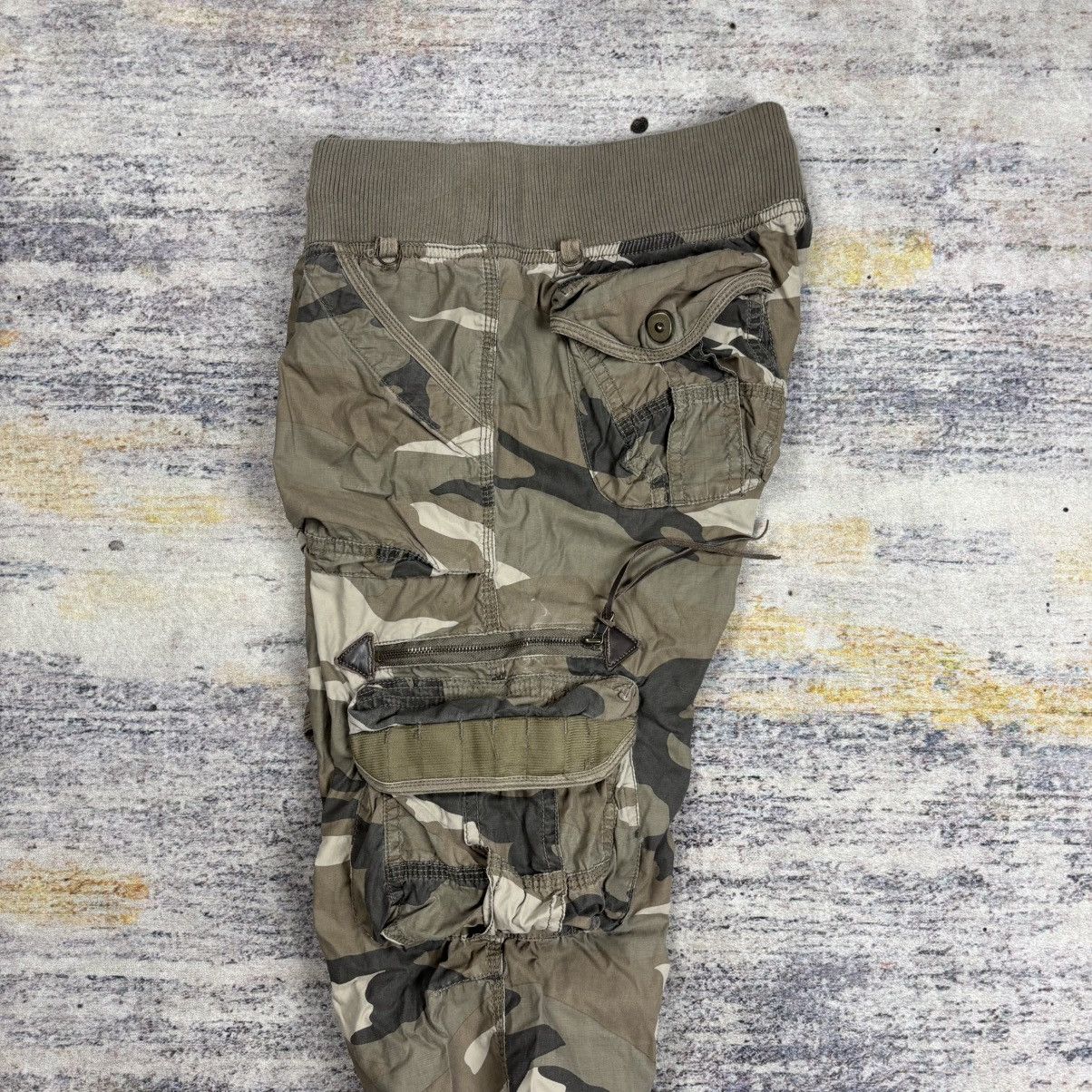 GOA Goa camouflage multi pocket flared cargo pants vkei style Size US 32 / EU 48 - 4 Thumbnail