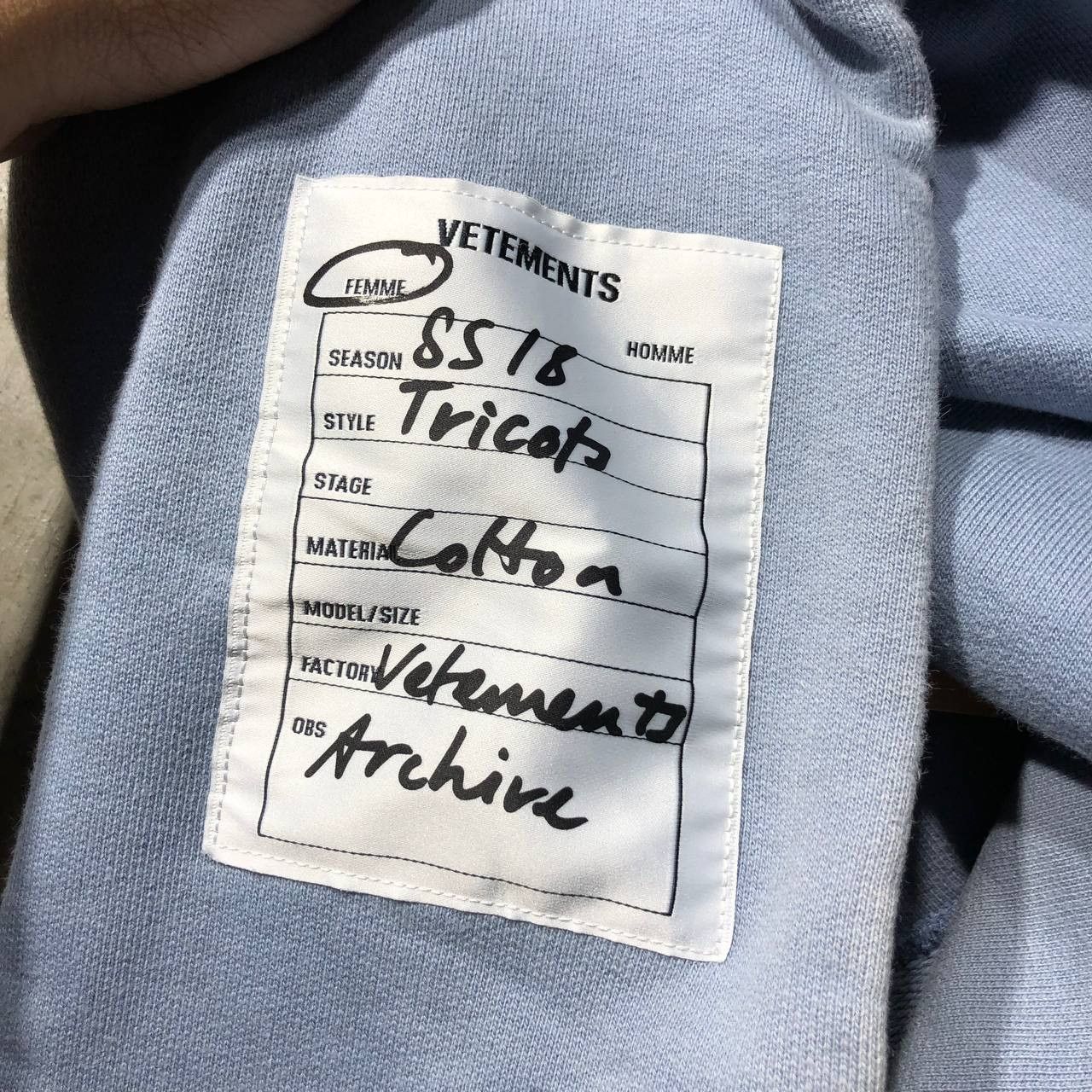 Vetements Vetements Open Shoulder SS18 Tricot hoodie Size US XL / EU 56 / 4 - 6 Thumbnail