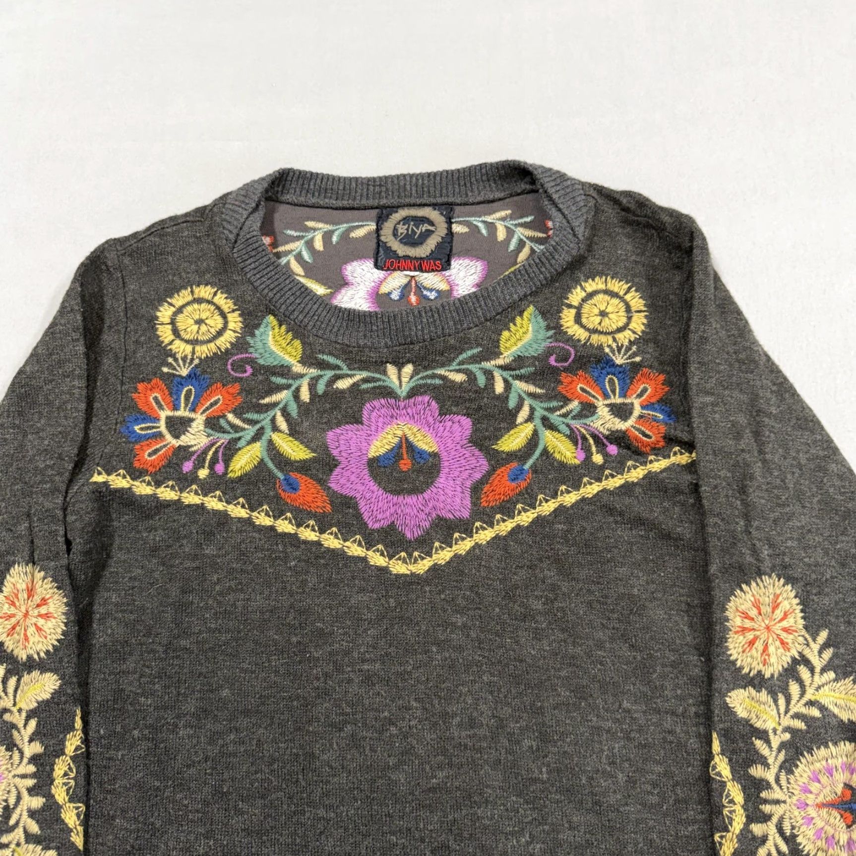 Johnny Was Johnny Was Sweater Womens Medium Gray Embroidered Floral Boho Crewneck Pullover Size M / US 6-8 / IT 42-44 - 4 Thumbnail