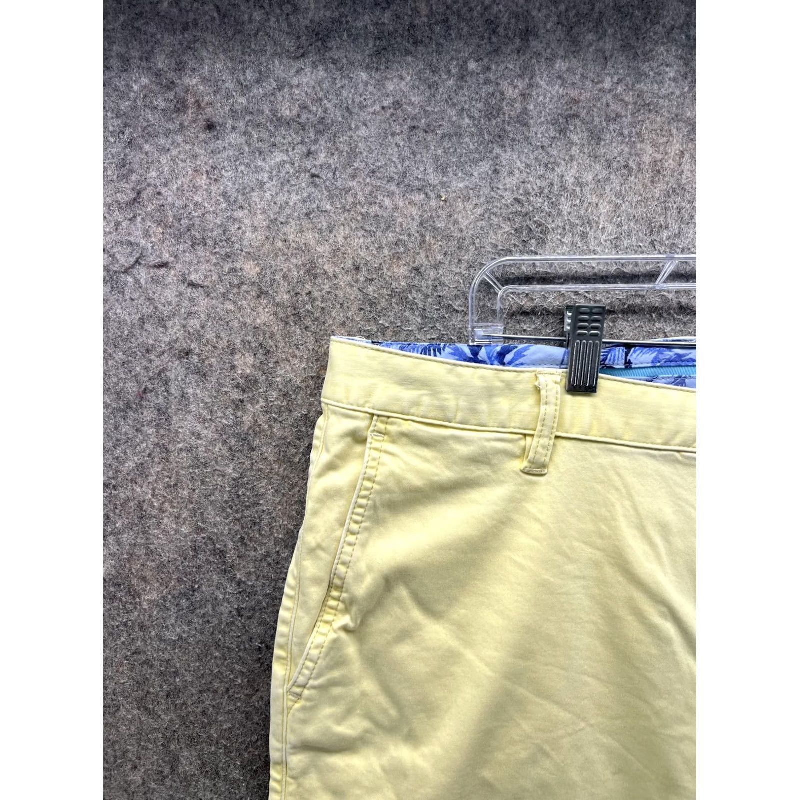 Tommy Bahama Tommy Bahama Shorts Mens 36 Yellow Chino Flat Front 9 Inseam Casual Summer Mens Size US 36 / EU 52 - 7 Thumbnail