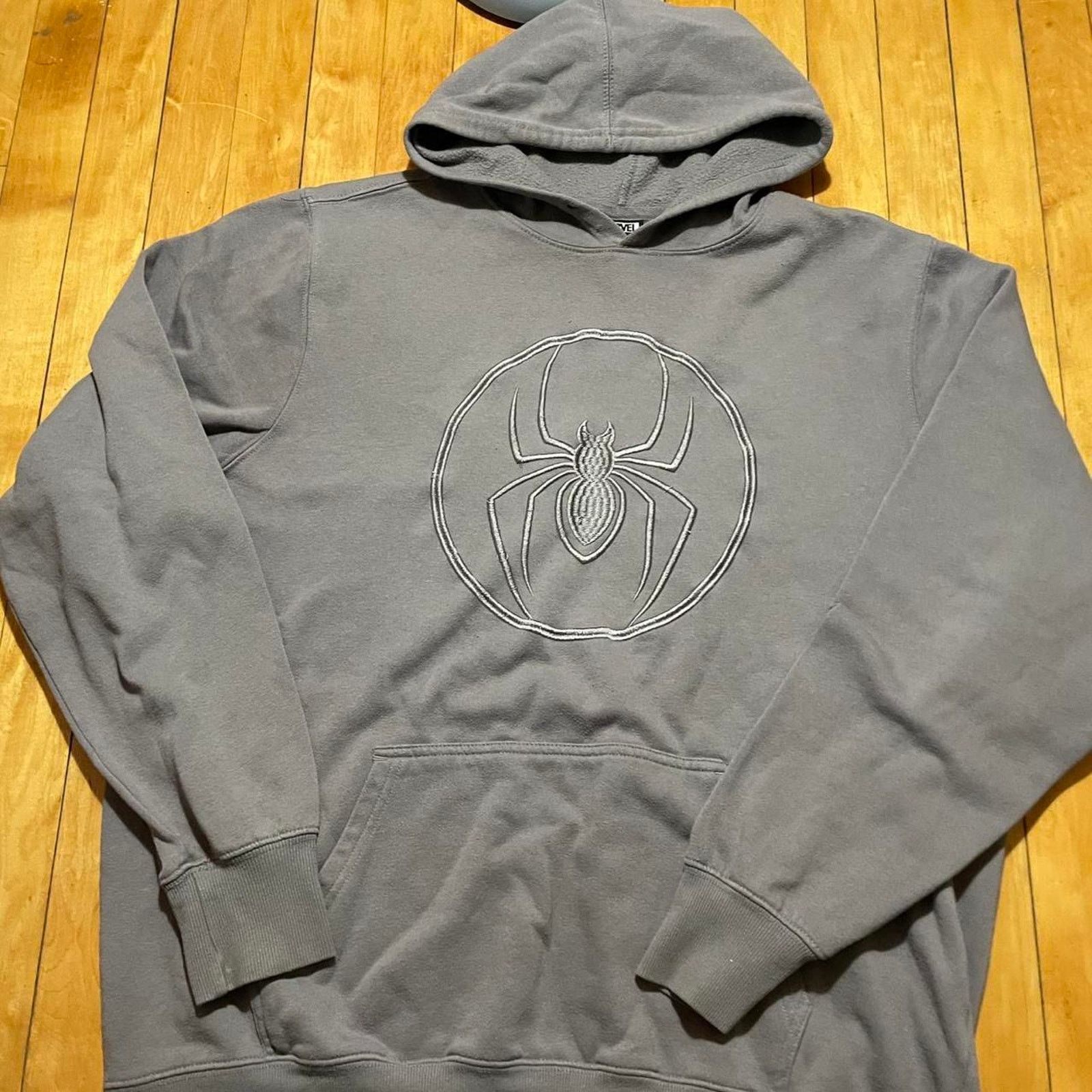 Disney × Marvel Comics × Vintage 2000s marvel grey spider man hoodie size L Size US L / EU 52-54 / 3 - 2 Thumbnail
