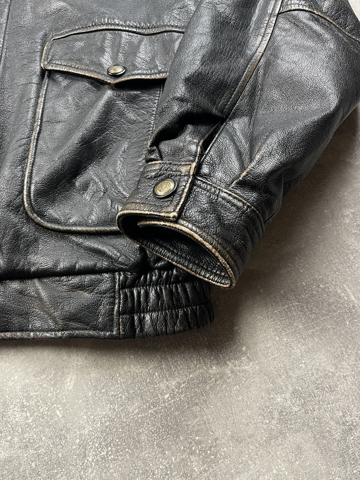 Vintage Vintage Leather A2 Flight Zip Avant Garde USA Bomber Jacket Size US XL / EU 56 / 4 - 6 Thumbnail