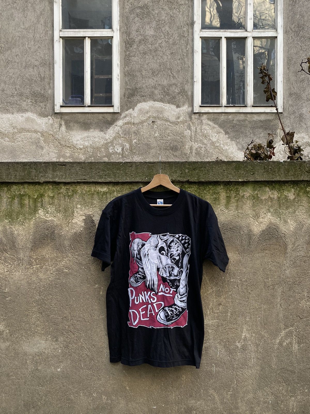 Vintage Vintage Punks Not Dead Tee Size US M / EU 48-50 / 2 - 1 Thumbnail