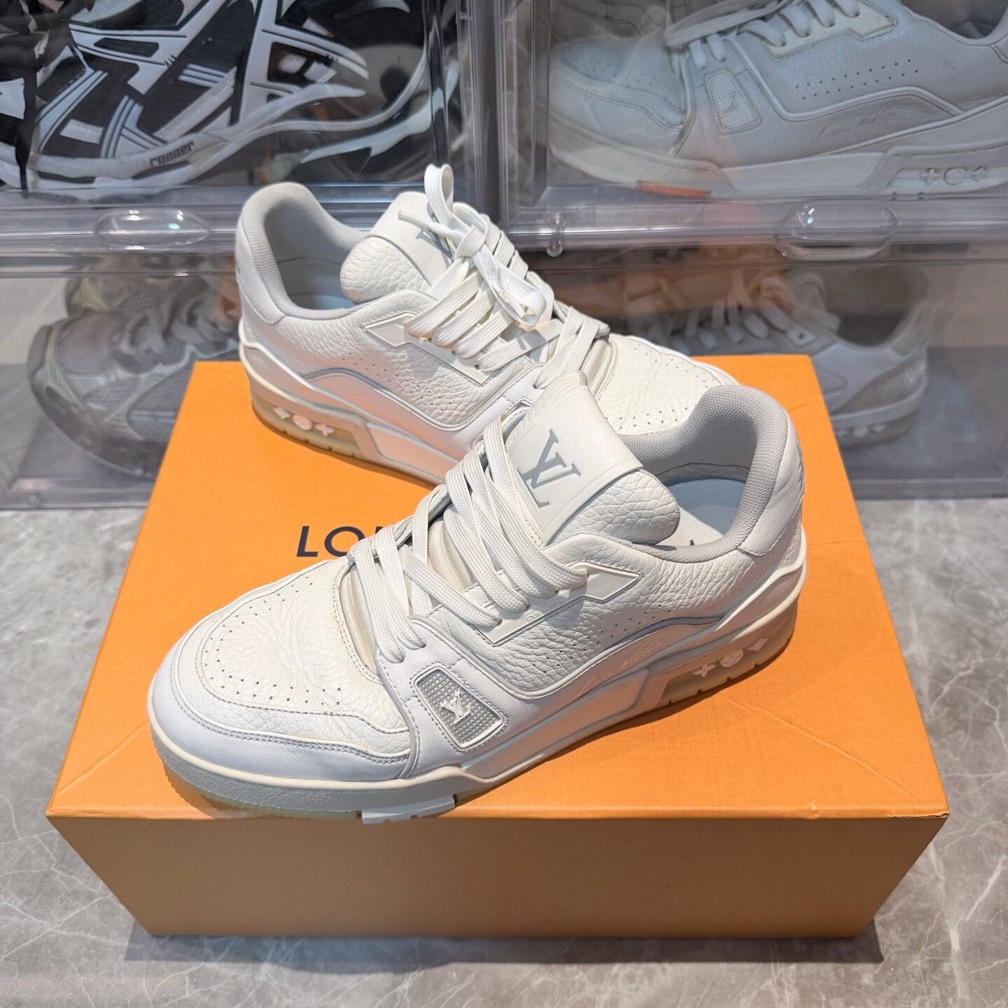 Louis Vuitton Louis Vuitton White Designer Casual Size US S / EU 44-46 / 1 - 1 Thumbnail