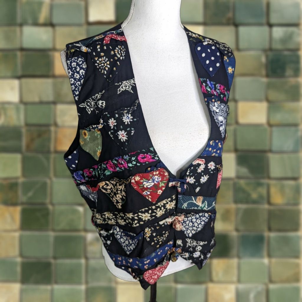Vintage VINTAGE Soul Mates Quilted Hearts Vest Womens Black M Medium | Heart Theme, 90s Style World Wide Size M / US 6-8 / IT 42-44 - 1 Thumbnail