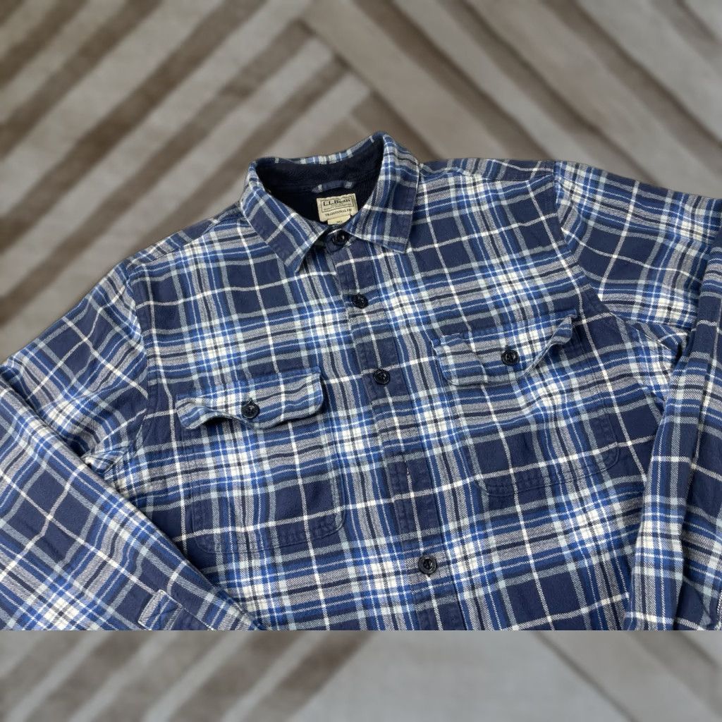 Vintage **L.L. Bean Blue Plaid Men's Medium Tall Flannel Shacket Jacket** User: **L.L. Bean Blue Plaid Men's Flannel Shacket Jacket Medium Tall** Size US M / EU 48-50 / 2 - 1 Thumbnail