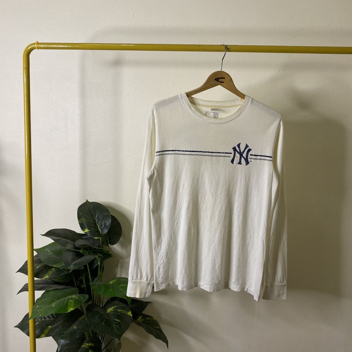 New York Yankees Vintage 2009 Majestic NY Yankees Stadium Built LS T Shirt Size US M / EU 48-50 / 2 - 5 Thumbnail