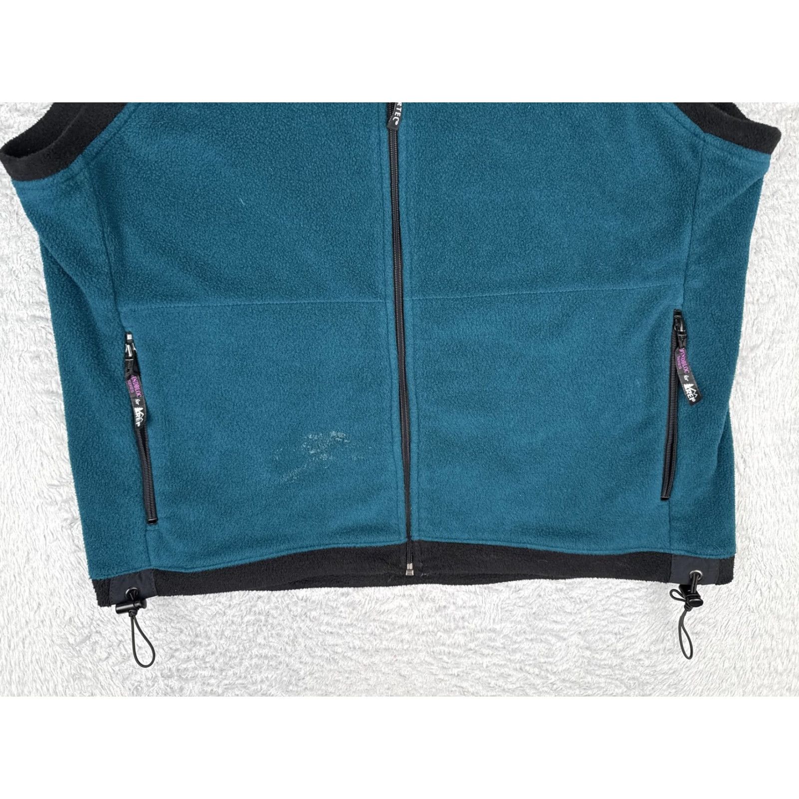 Vintage REI Vest Mens XL Blue Full Zip Pockets Outdoor Hiking Warm Windbloc Quilted Fall Winter Lightweight Zipper Pockets Mens XL Blue Outdoor Hiking Vest Size US XL / EU 56 / 4 - 5 Thumbnail