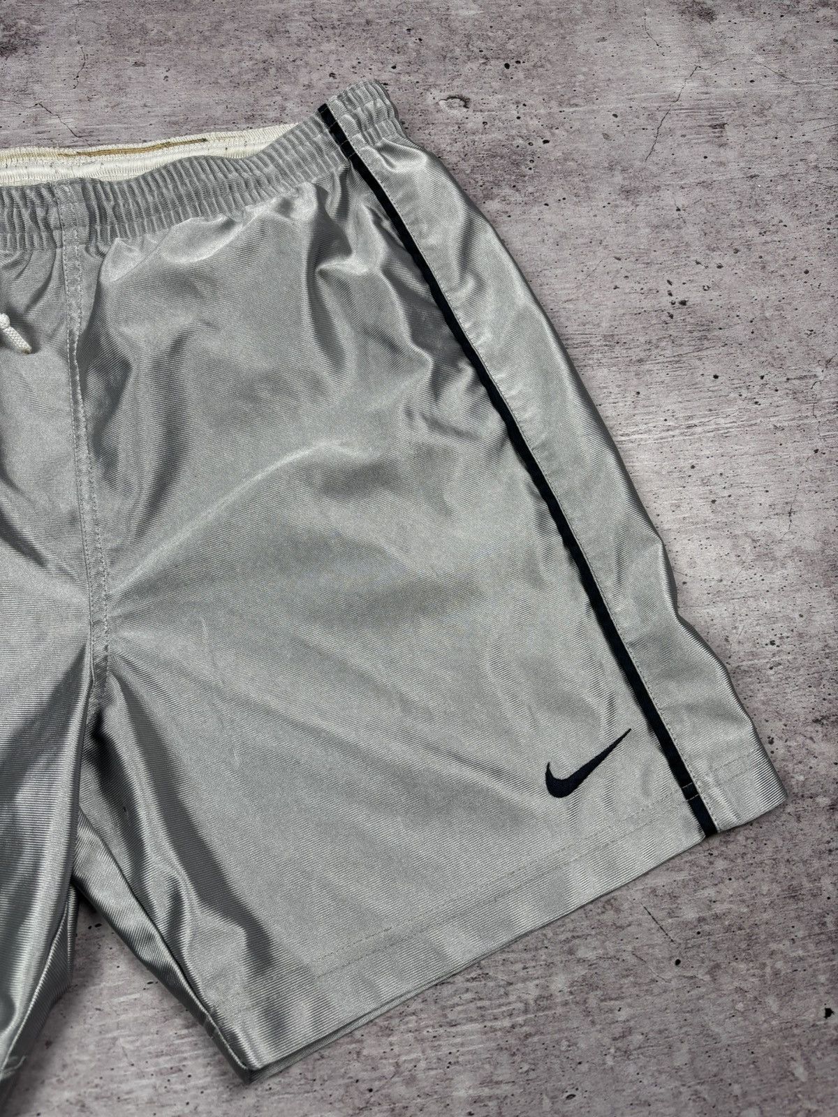 Nike × Vintage Nike vintage crazy shorts size S Size US 30 / EU 46 - 2 Thumbnail