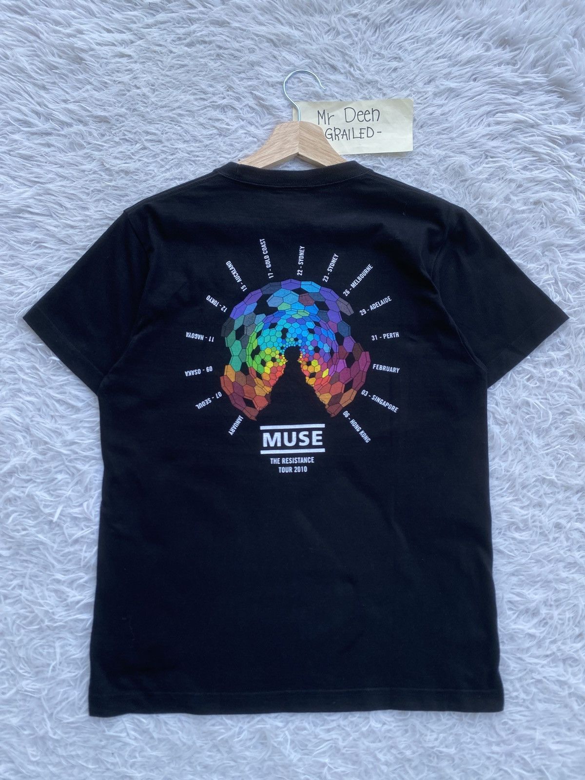 Band Tees Rare Muse The Resistance Tour Concert 2010 Tshirt Size US S / EU 44-46 / 1 - 13 Thumbnail