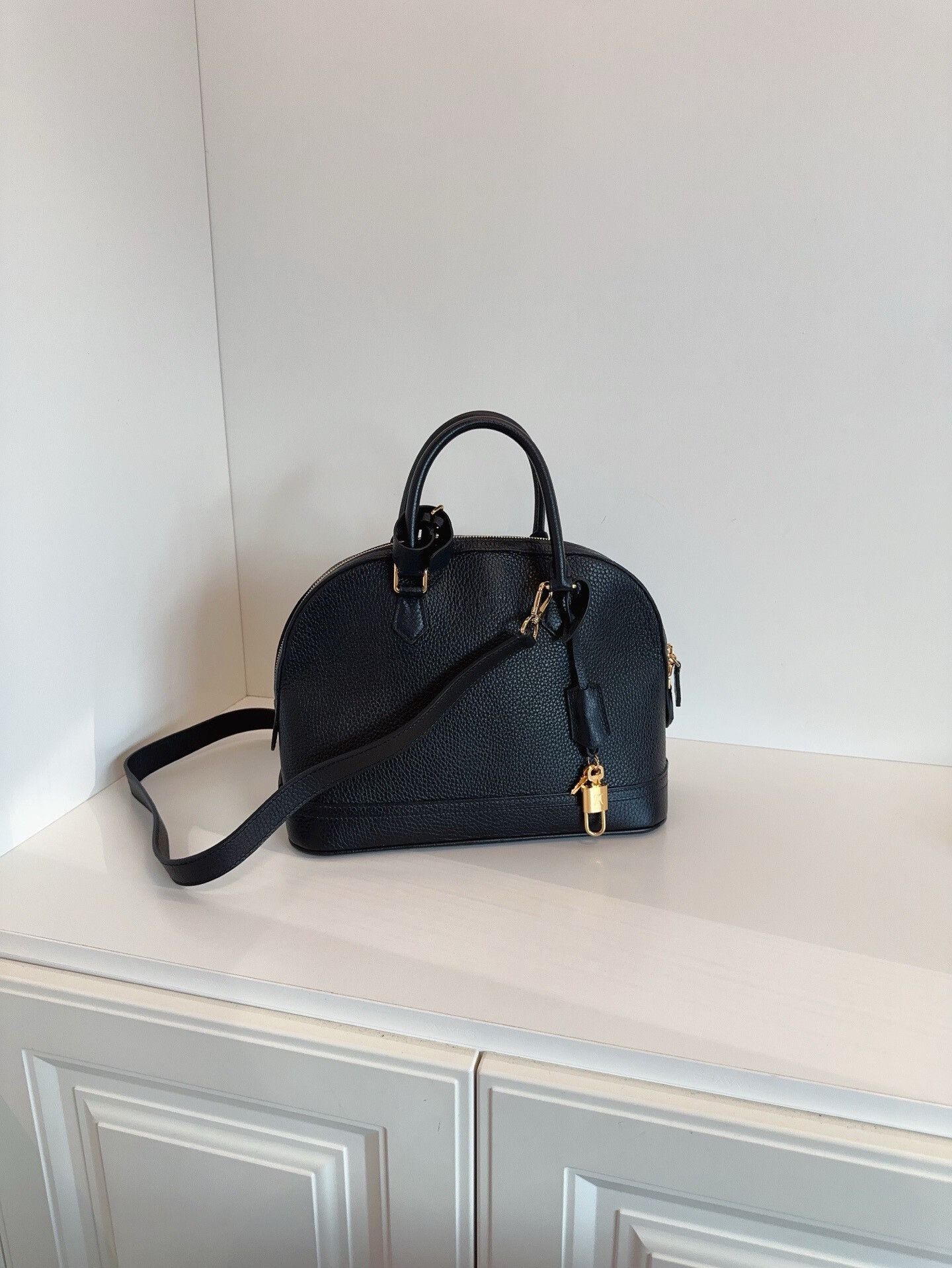 Louis Vuitton Pre-loved Bag Very good condition Size ONE SIZE - 1 Thumbnail