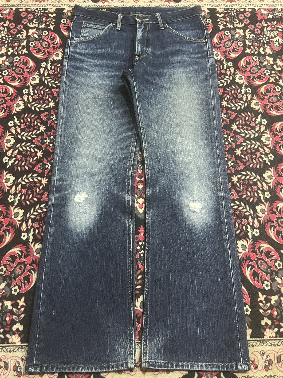 Vintage Vintage Lee Japan Dark Blue Faded Washed Distress Flare Jean Size US 31 - 1 Thumbnail