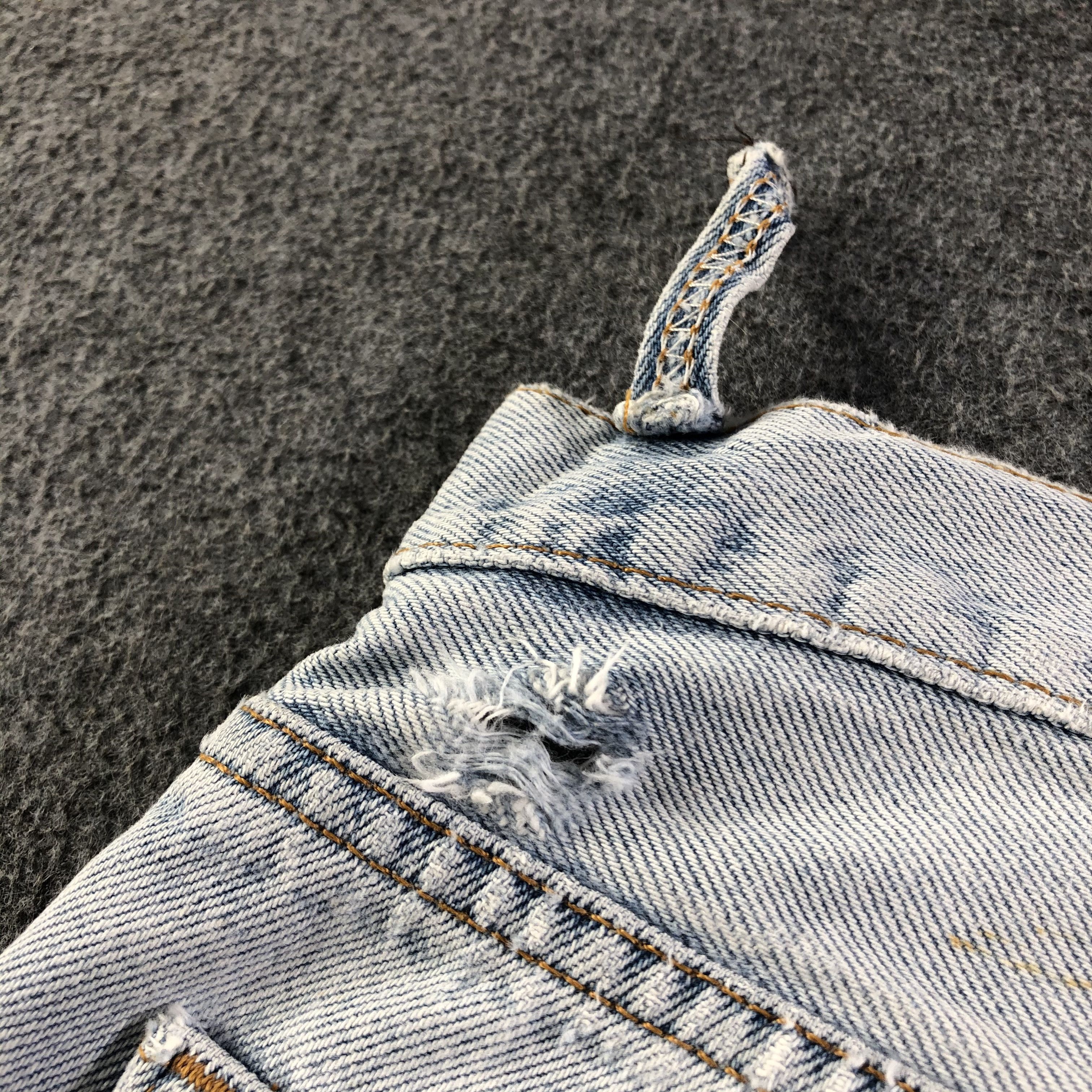 Levi's 90s Vintage Light Wash Levis 501 Jeans-J4365 Size US 34 / EU 50 - 9 Thumbnail