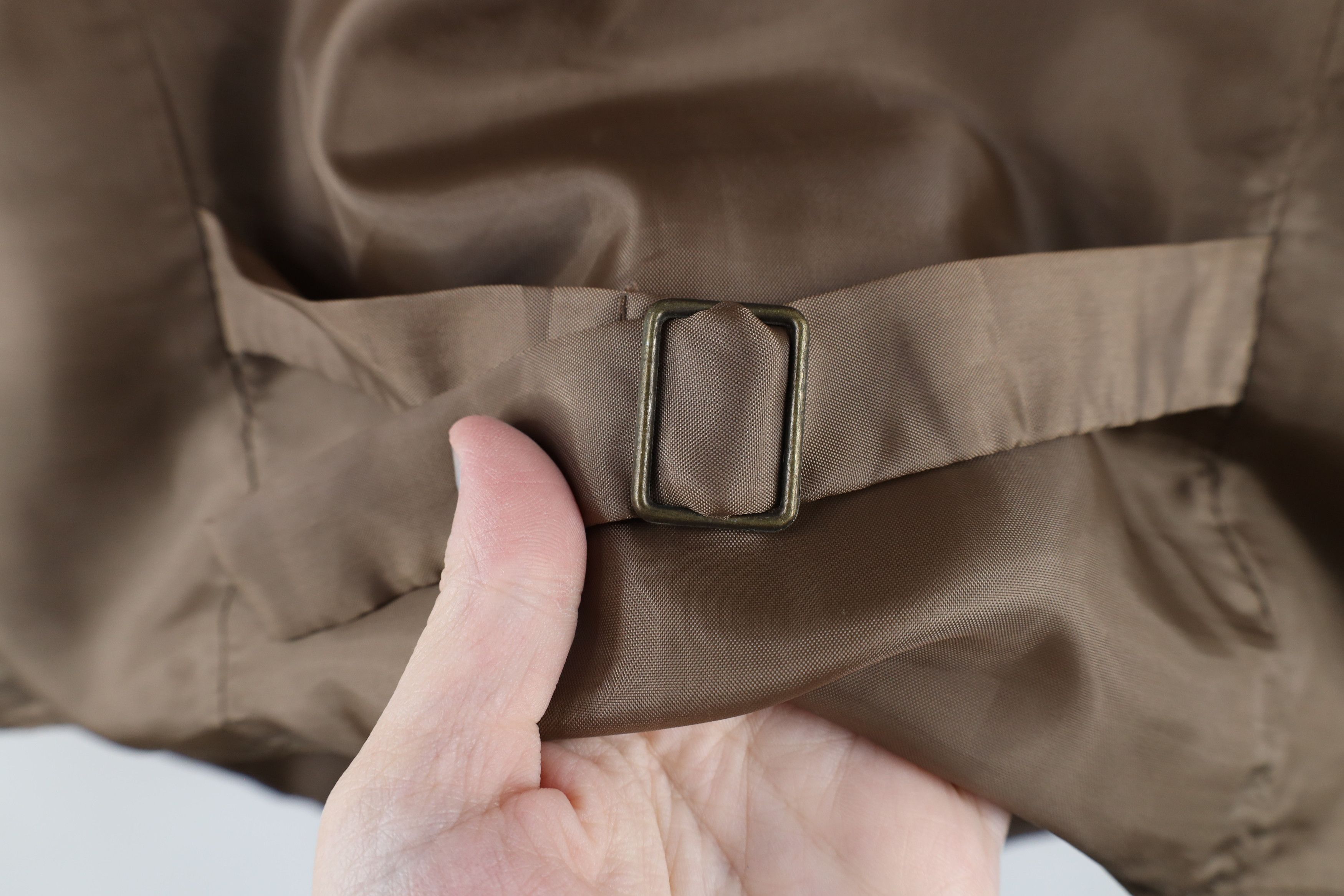 Vintage Vintage 90s Streetwear Leather Buckle Back Vest Jacket Brown Size US L / EU 52-54 / 3 - 10 Thumbnail
