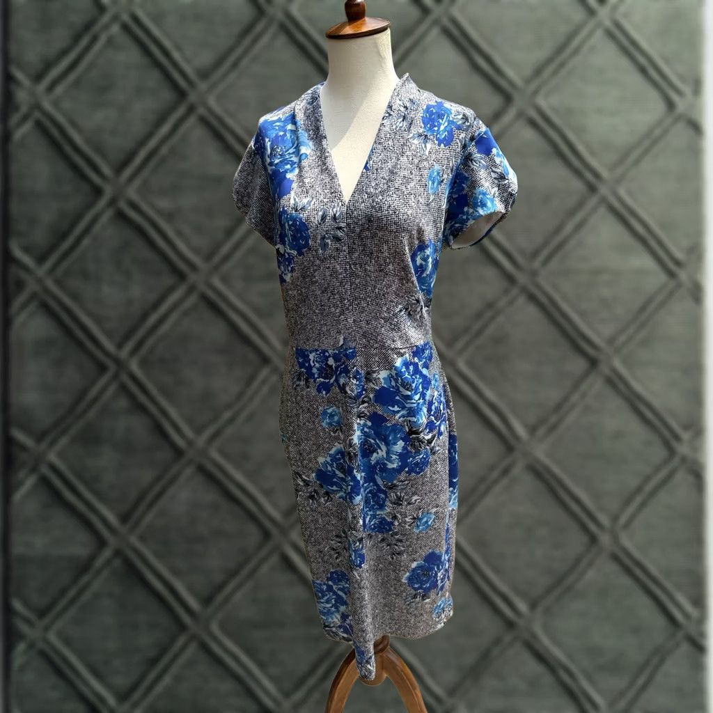 Betsey Johnson Betsey Johnson Fit & Flare Dress Womens Size 6 Gray Floral Zipper Cap Sleeve Dress Size M / US 6-8 / IT 42-44 - 1 Thumbnail