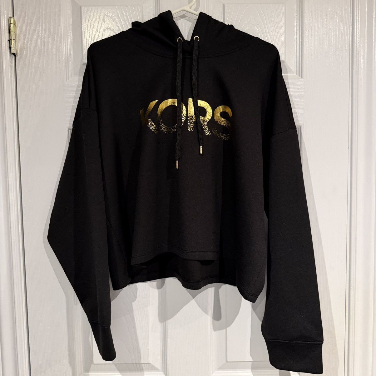 Michael Kors Black and gold Michael Kors cropped hoodie Size XL / US 12-14 / IT 48-50 - 1 Thumbnail