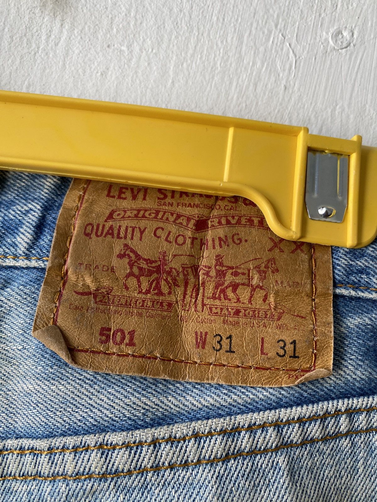 Levi's Vintage Levi’s 501 Top Button 524 Distressed Denim Size US 30 / EU 46 - 17 Thumbnail