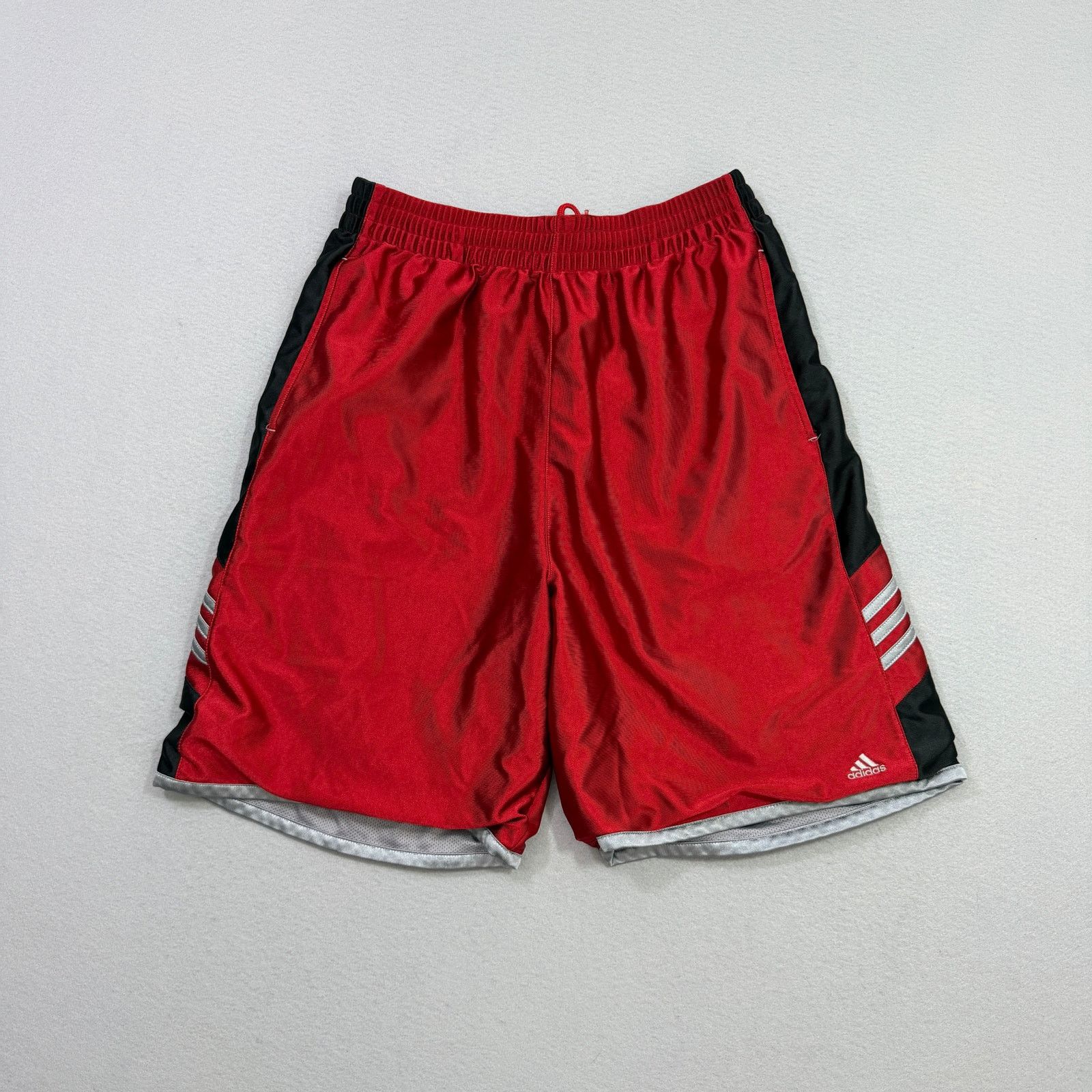 Adidas Vintage Adidas Reversible Shorts Medium Red Gray Athletic Size US 32 / EU 48 - 1 Thumbnail