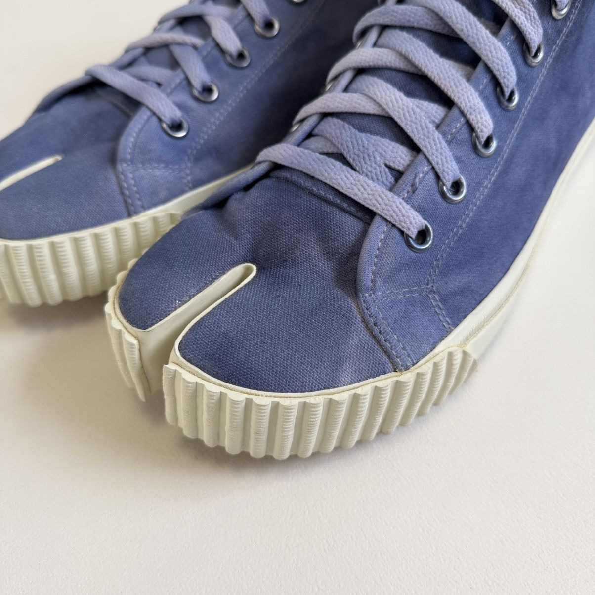 Maison Margiela Sample Blue Tie Dye Canvas Tabi Sneakers Size US 11 / EU 44 - 5 Thumbnail