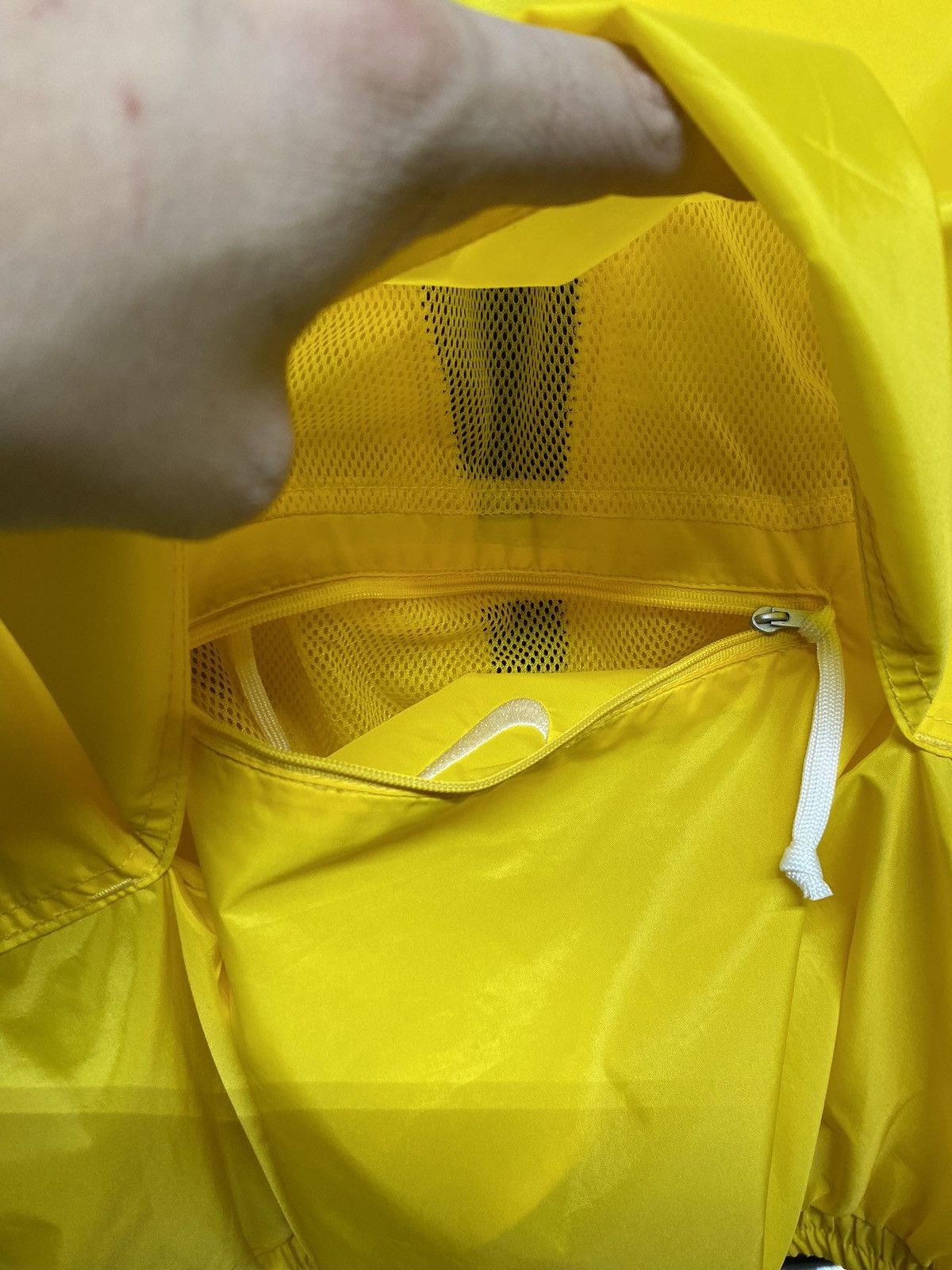 Nike 90’s Vintage Nike Yellow windbreaker Jacket Medium Size US M / EU 48-50 / 2 - 4 Thumbnail