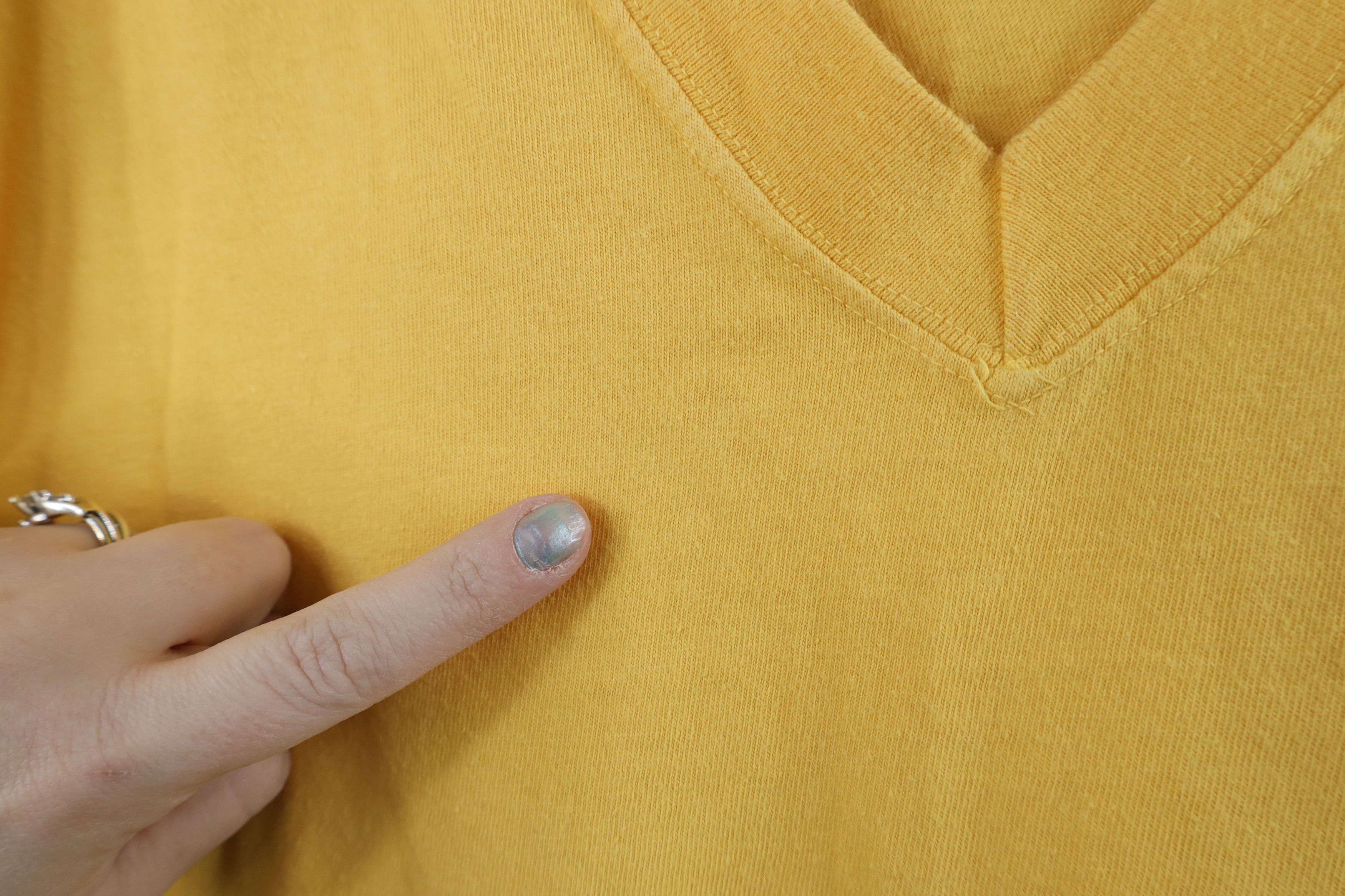 Gap Vintage 90s Gap Blank Short Sleeve V-Neck T-Shirt Yellow USA Size US S / EU 44-46 / 1 - 5 Thumbnail
