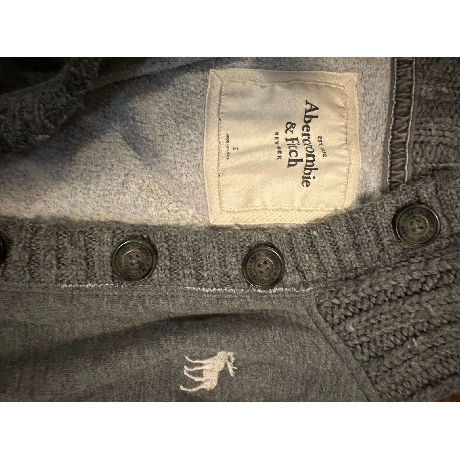 Abercrombie & Fitch Abercrombie and Fitch gray sweater cardigan women's small Size S / US 4 / IT 40 - 2 Thumbnail