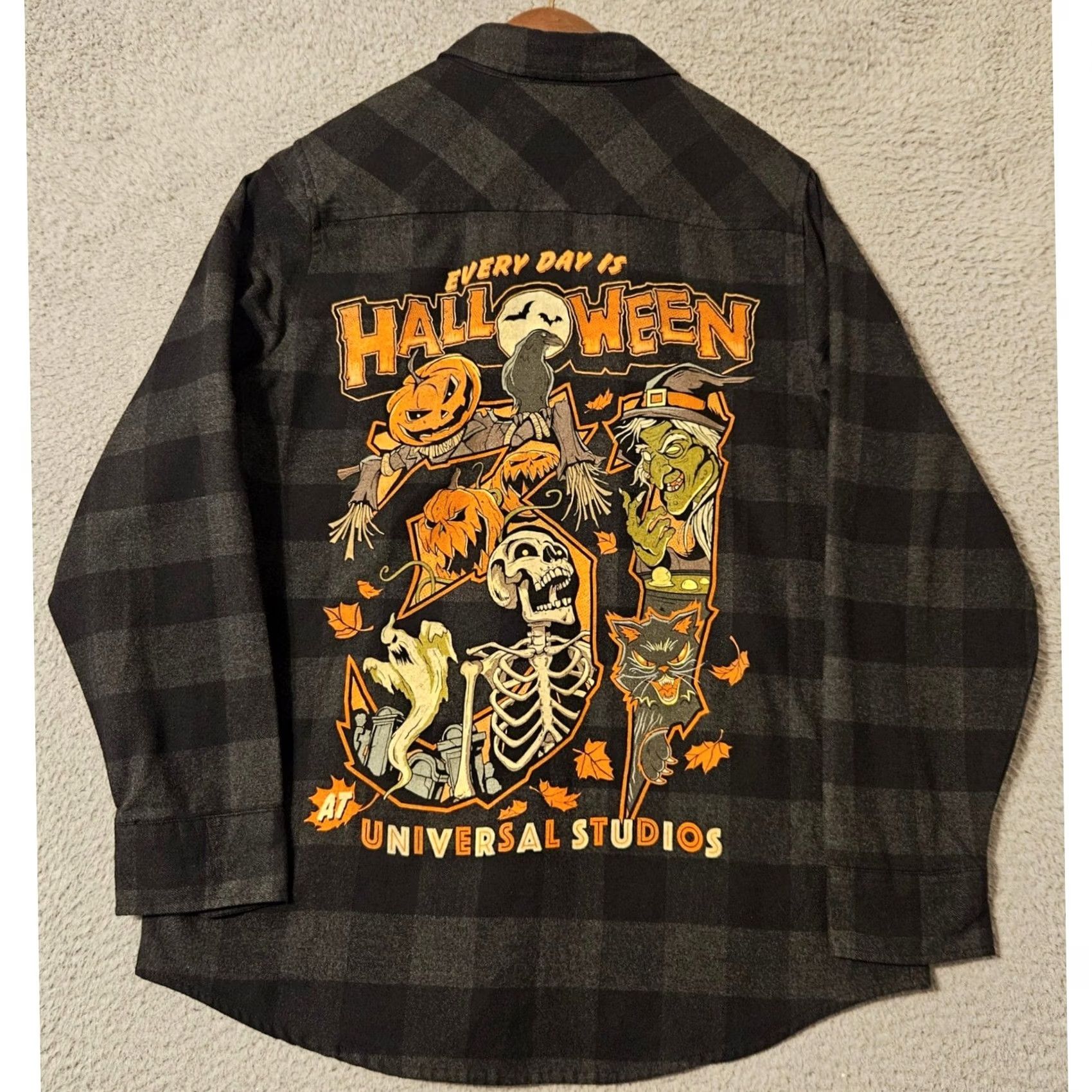 Vintage Universal Studios Halloween Horror Nights 2022 Flannel Shirt Mens Small Plaid Gray Size US S / EU 44-46 / 1 - 2 Thumbnail