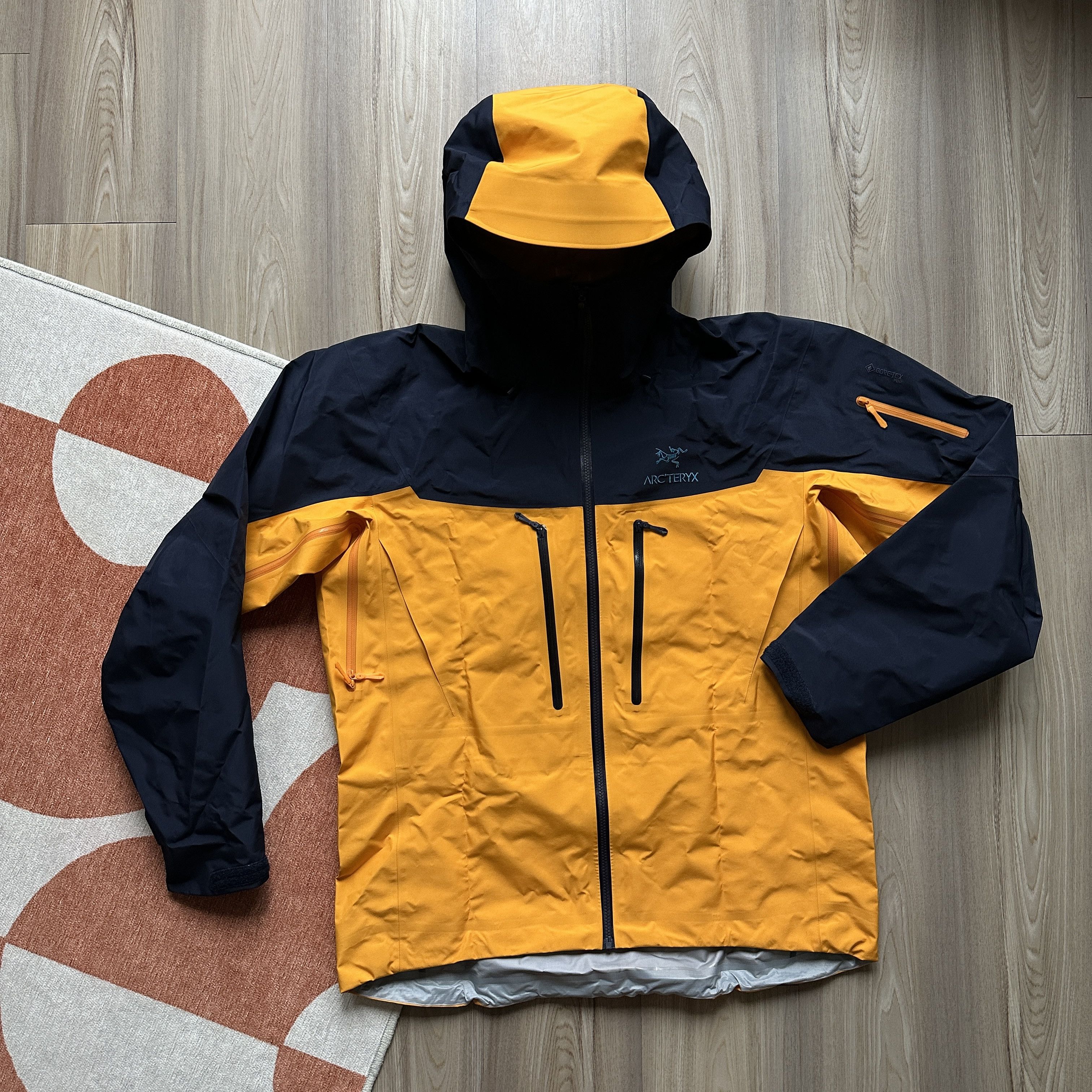 Arc'Teryx Alpha SV LNY 