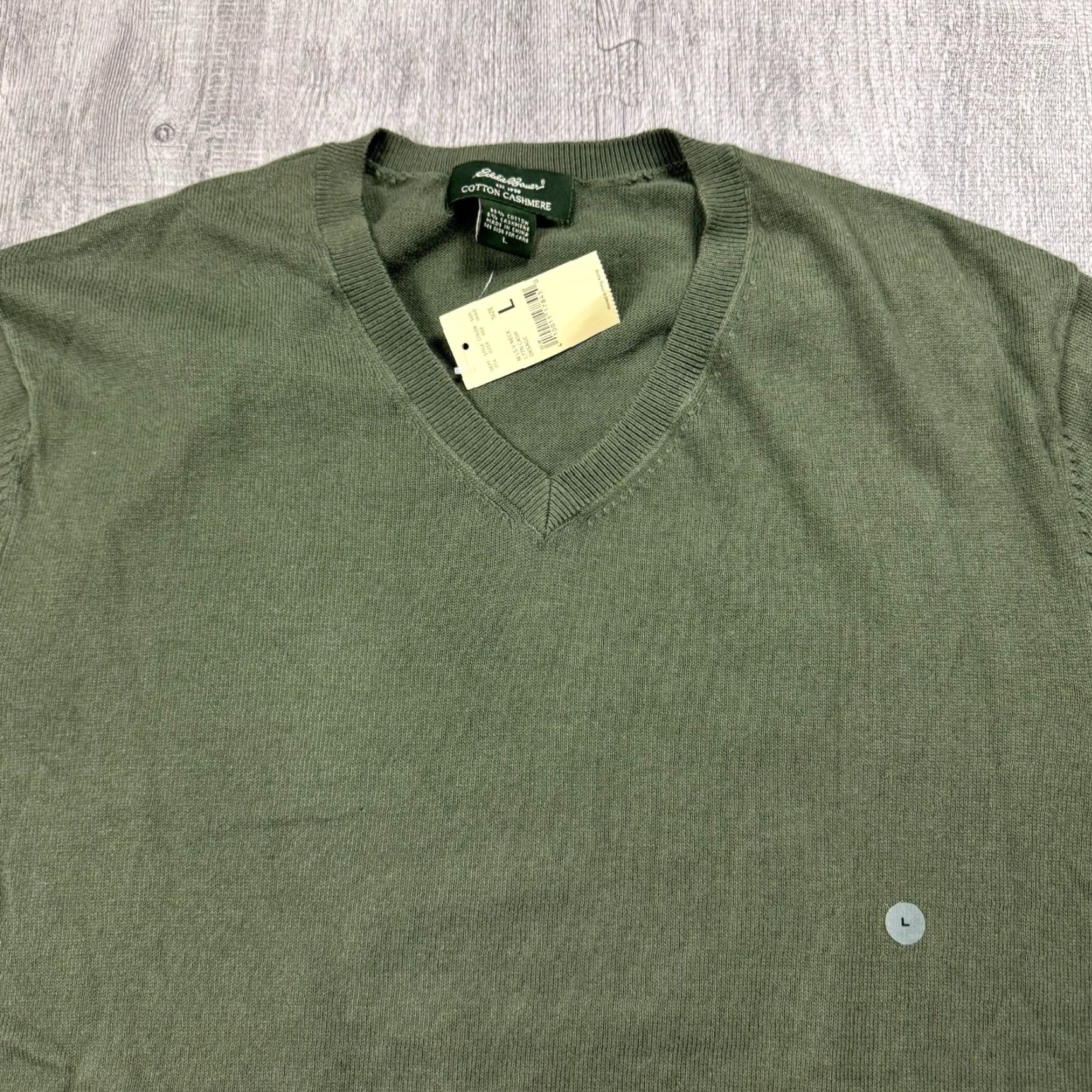 Eddie Bauer EDDIE BAUER Men’s Sweater Pullover Knit Cashmere Cotton V-Neck Long Sleeve Gray L Regular - Preppy Classic Outdoor Golf Style Size US L / EU 52-54 / 3 - 2 Thumbnail