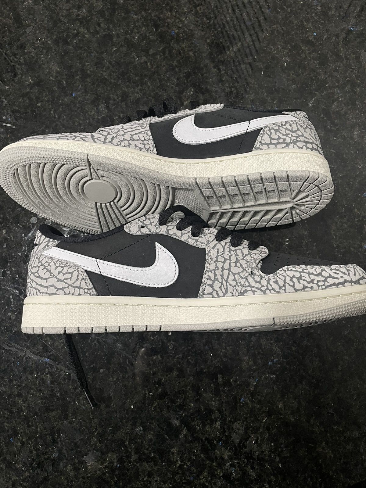 Jordan Brand Air Jordan 1 Retro Low OG Black Cement Size US 8 / EU 41 - 2 Thumbnail