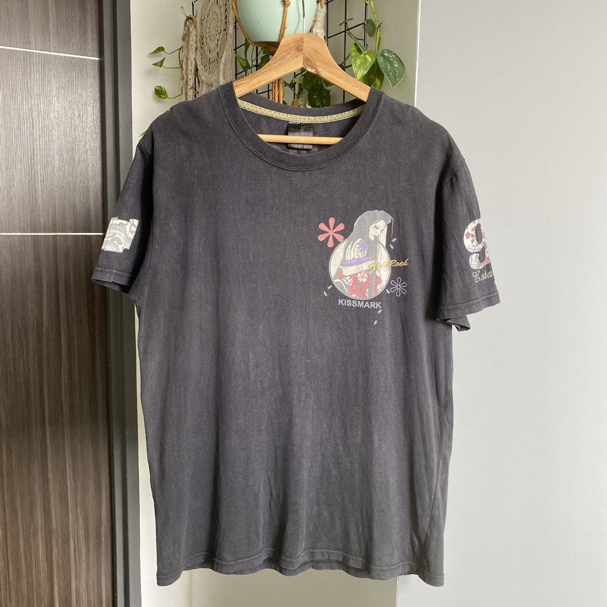 Japanese Brand Thrashed Faded Vintage Y2K Kissmark Girl Rock ERD GRUNGE TEE Size US L / EU 52-54 / 3 - 5 Thumbnail