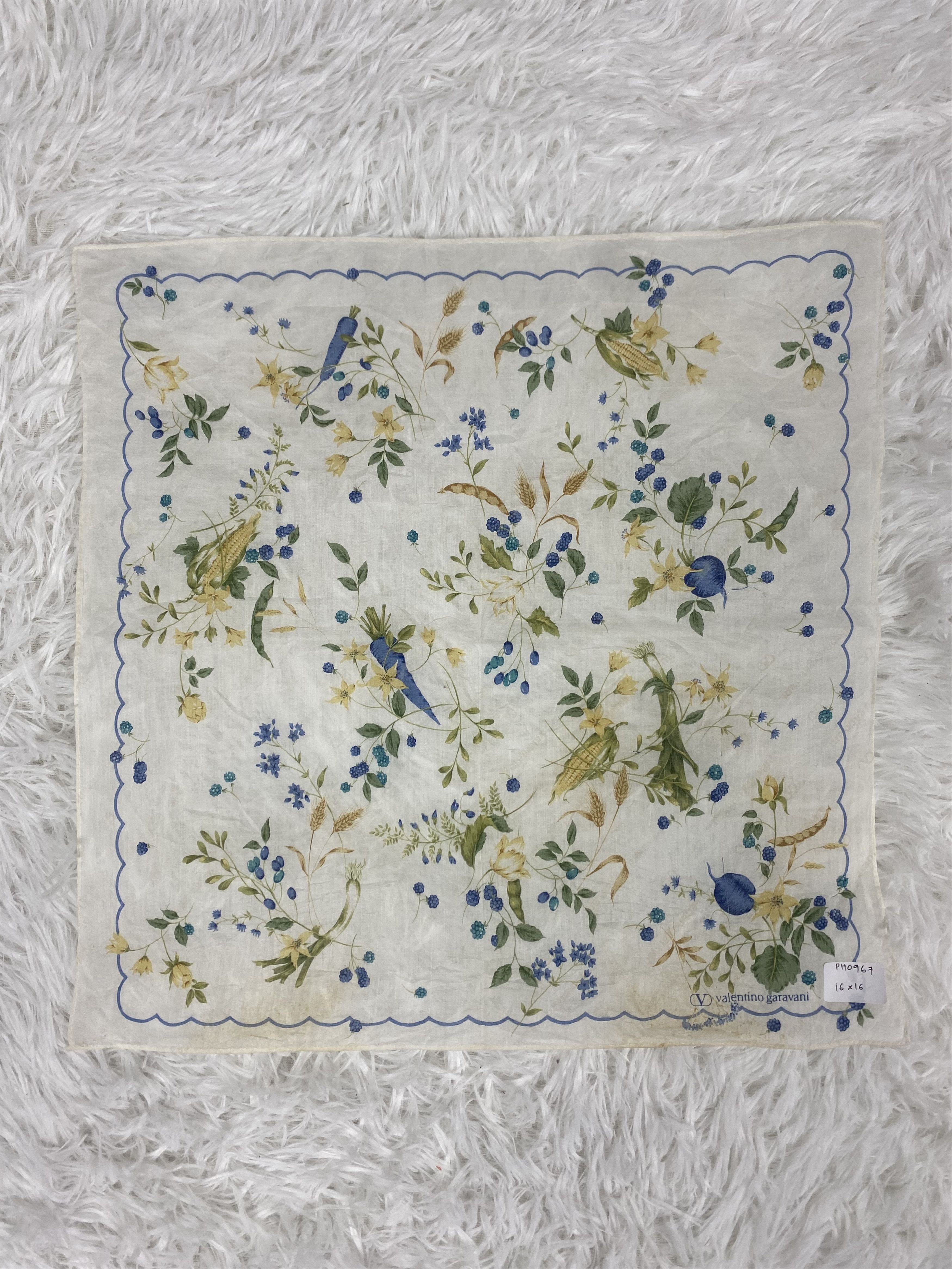 Vintage Vintage Valentino Garavani Handkerchief Neckerchief PH0967 Size ONE SIZE - 3 Thumbnail