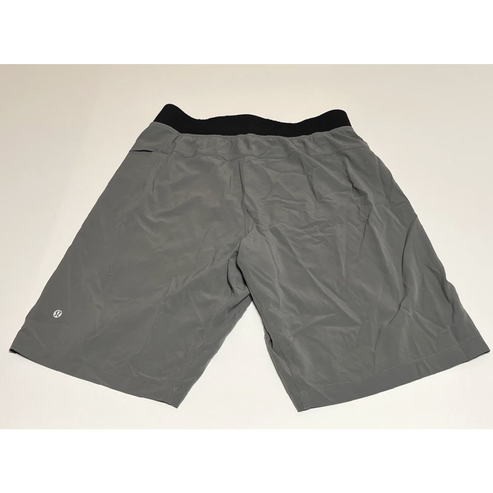 Lululemon Lululemon Training Shorts 10” Men’s Medium Gray Drawstrings Athletic Activewear Pockets Size US 31 - 2 Thumbnail