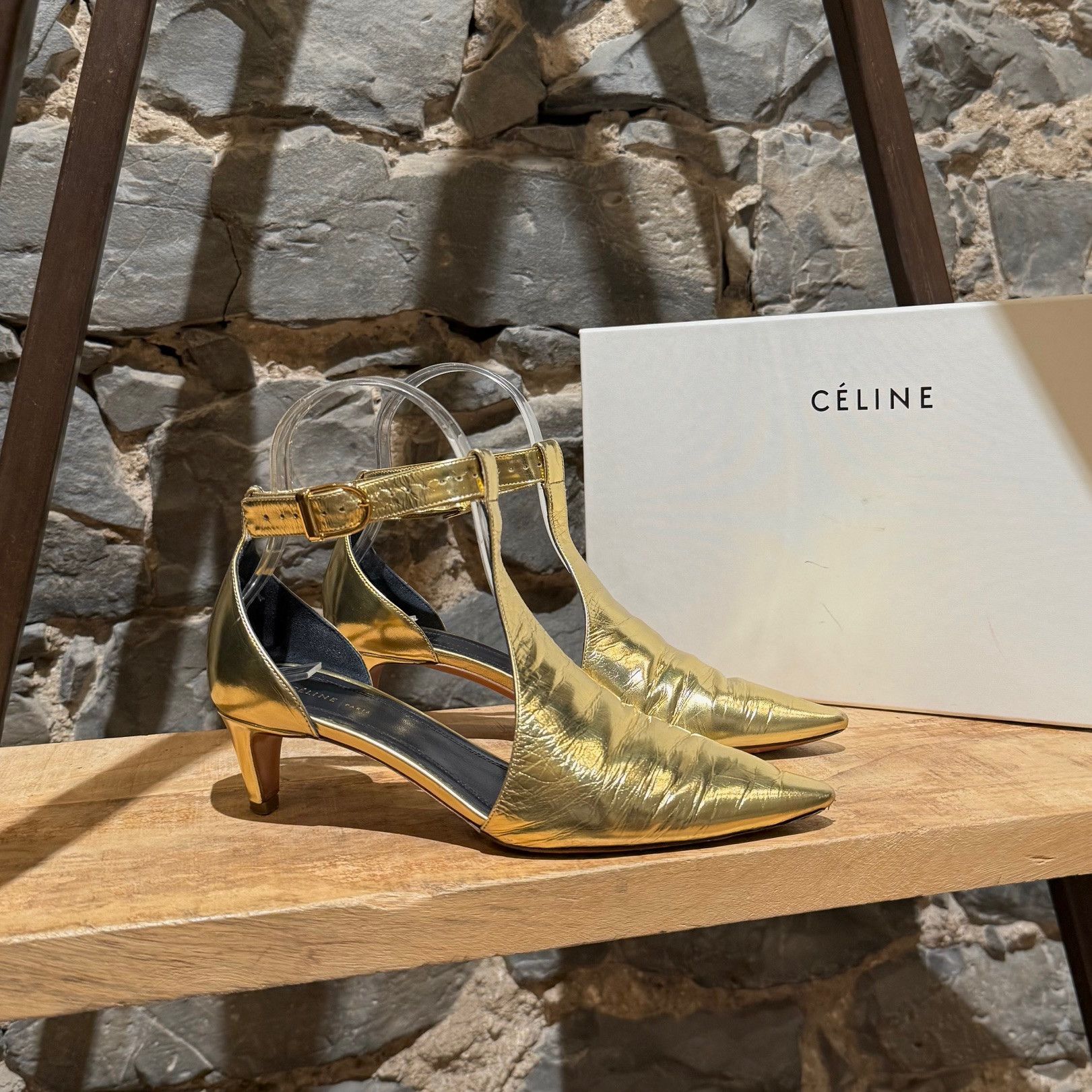 Celine Céline Metallic Gold T-strap Pointy Pumps Size US 5 / IT 35 - 1 Thumbnail