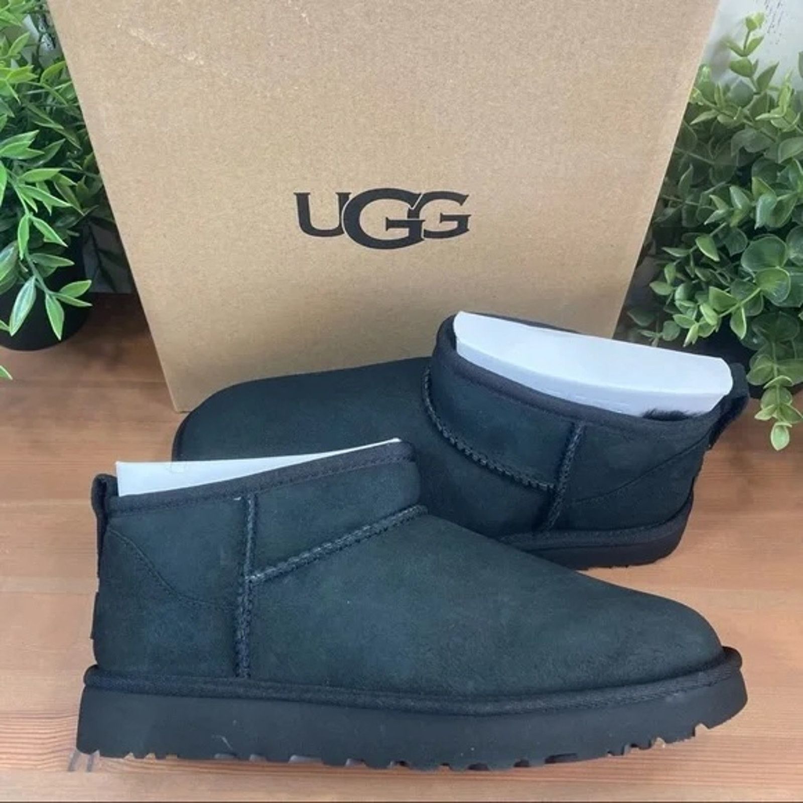 Ugg UGG Women's Classic Ultra Mini Booties Black Boots Size 8 Size US 8 / IT 38 - 2 Thumbnail